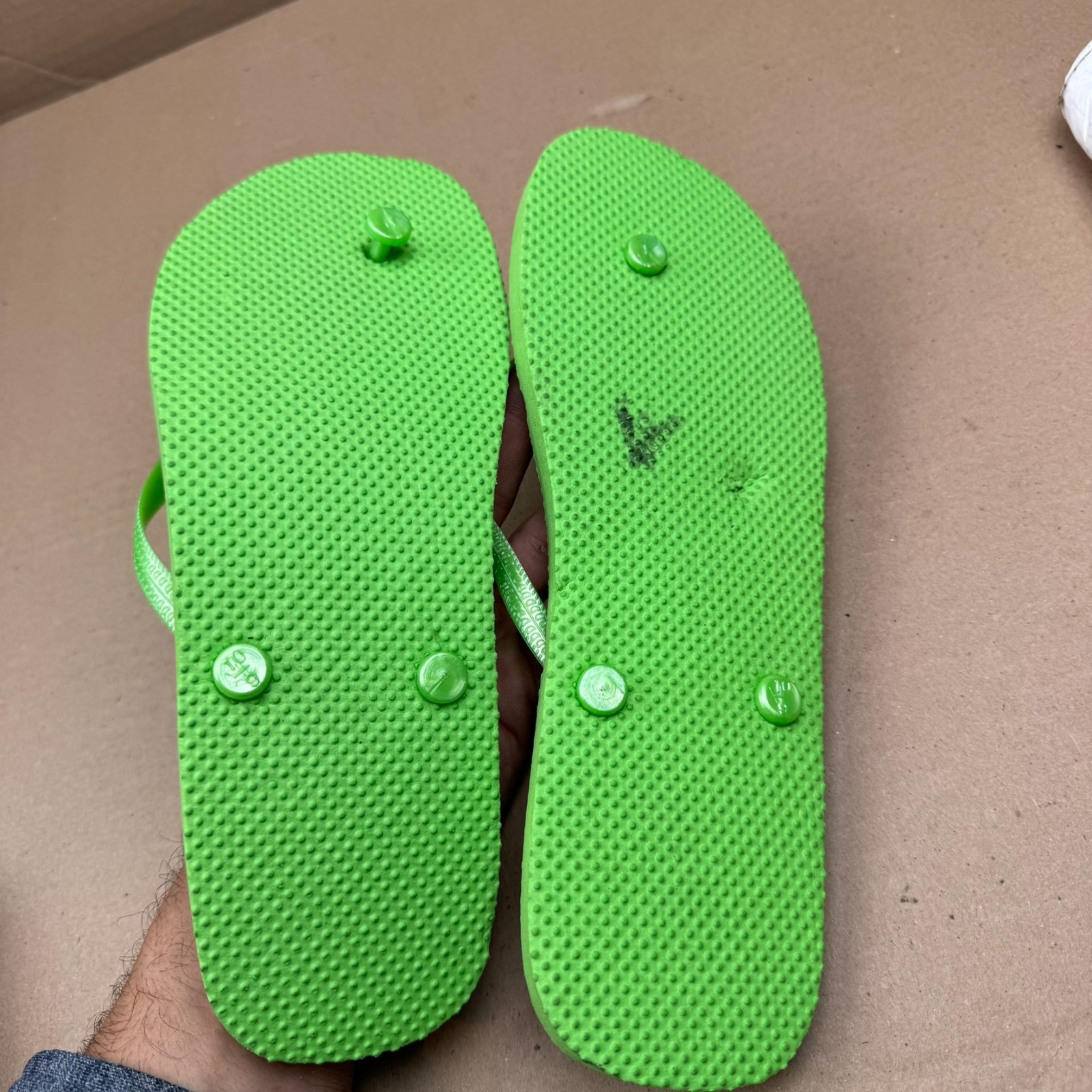 Unisex Flip Flops Bright Green Size Men’s 10 / Women’s 11 Non-Slip