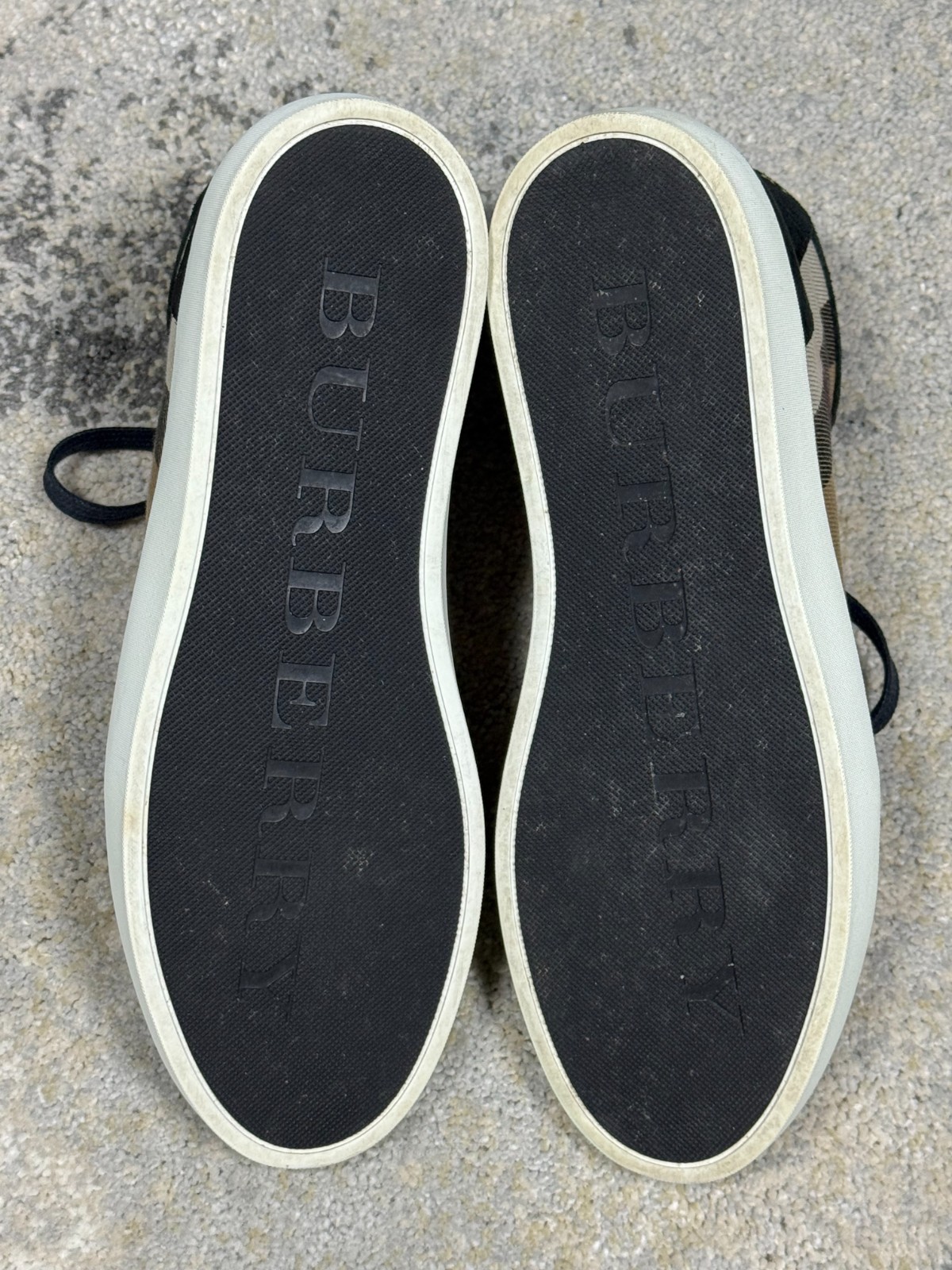 Burberry Sneakers Hi Top Women’s Size (38.5 EU-8 US) Nova Check Suede