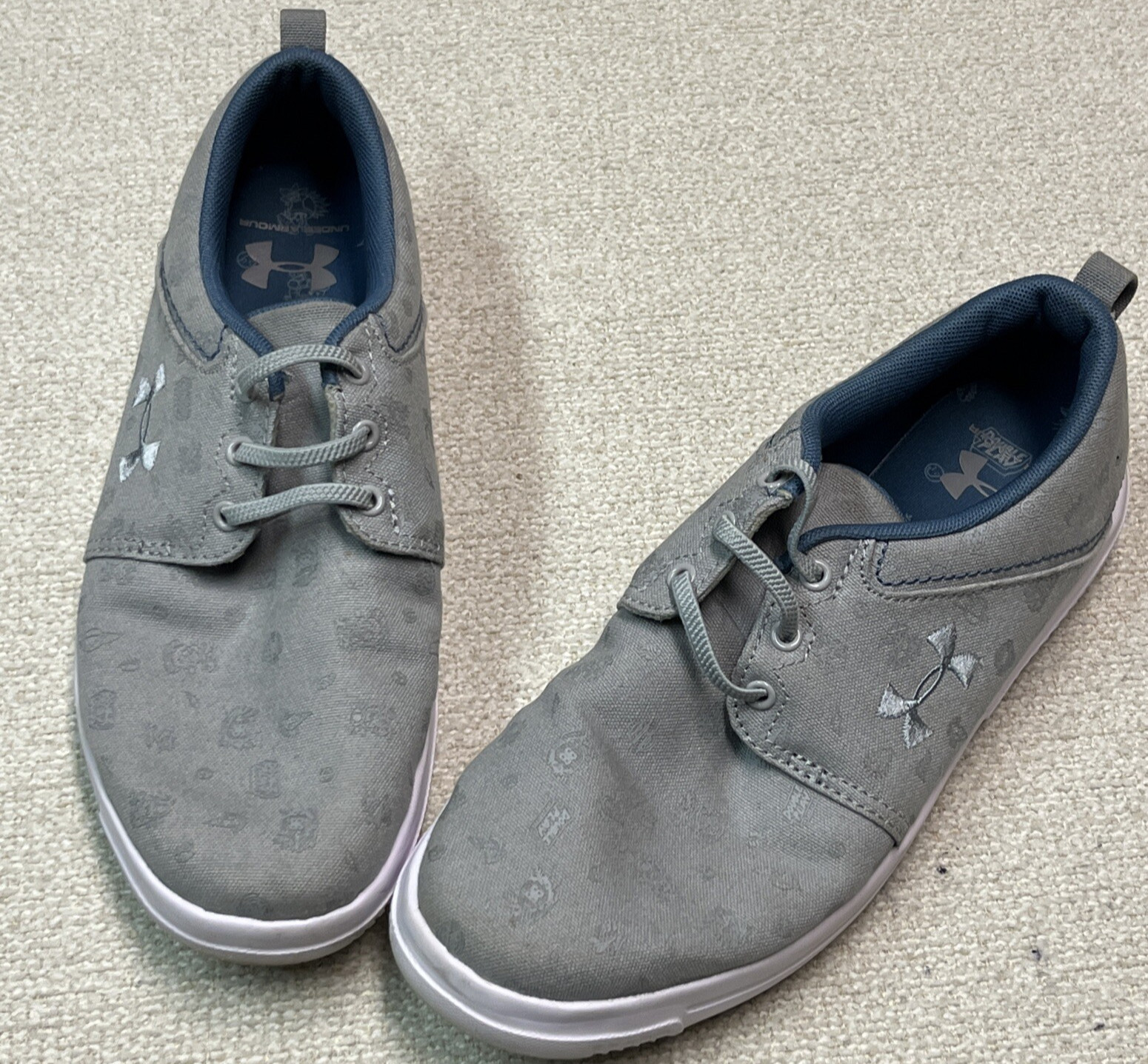 Under Armour Flats Women 6.5 Youth 5 Gray Small Graphics Lace Up Canvas Low Tops