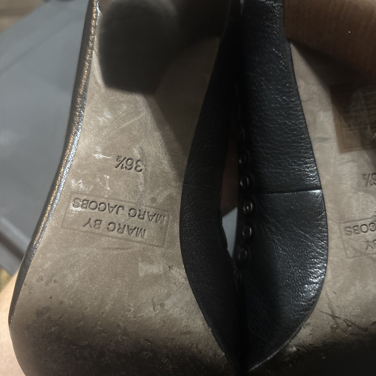 Marc by Marc Jacobs Fits Like 7.5,EU 36.5 Black Leather Studded Wood Heels Pumps