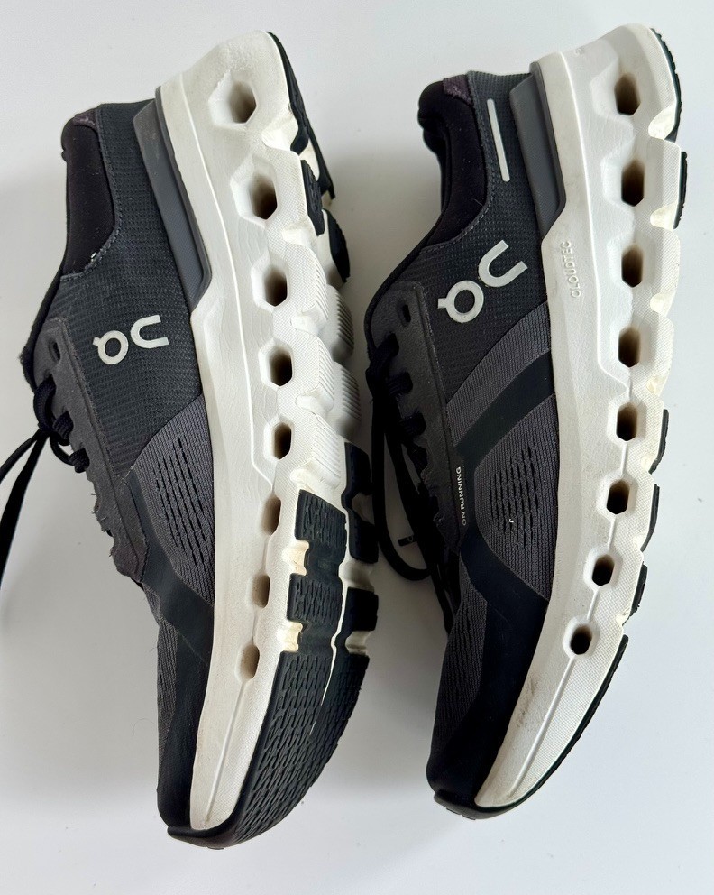 On Cloud Cloud Runner 2 Eclipse Black Running Shoes US Womens 7 Sneakers