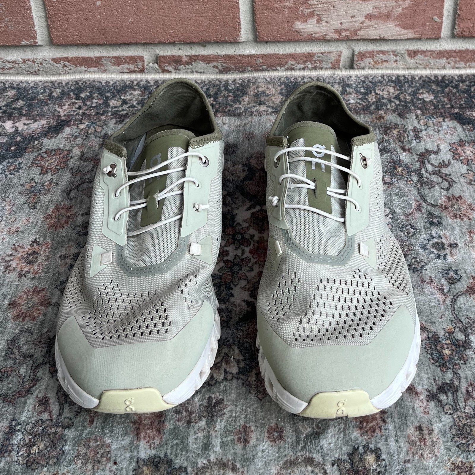 On Running Cloud 5 Coast Chalk Olive / Men’s 9.5 / Lightweight Shoes 3MD1053282