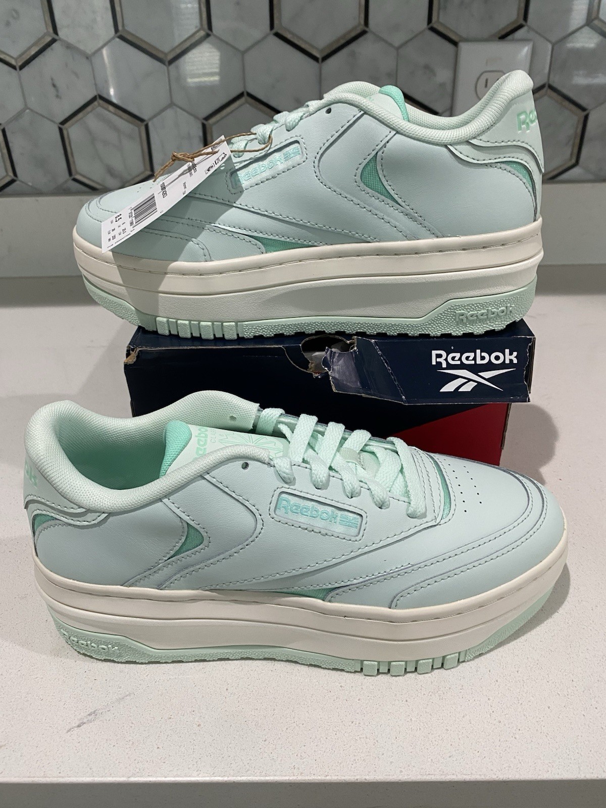 NEW Womens Reebok Club C Extra Retro Sneakers Shoes, size 8.5