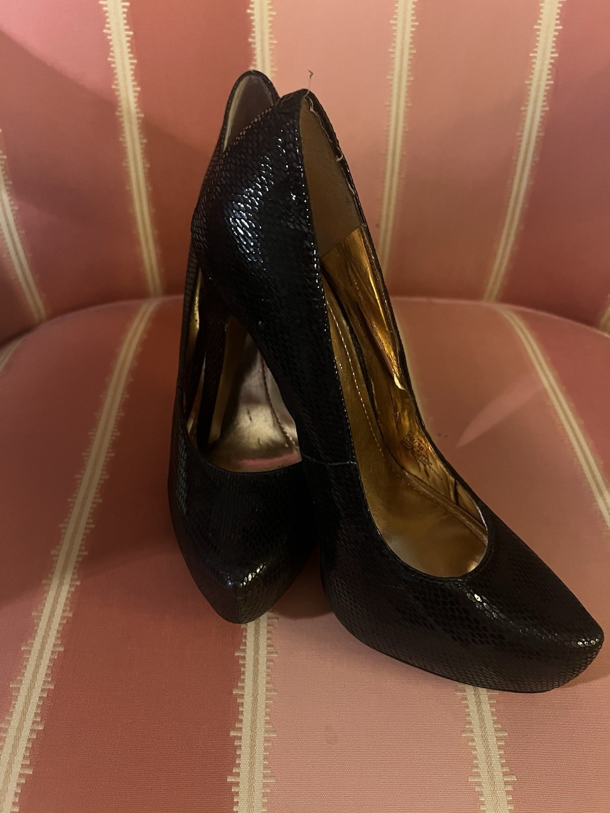 BCBGeneration Black Textured High Heels Sz 8