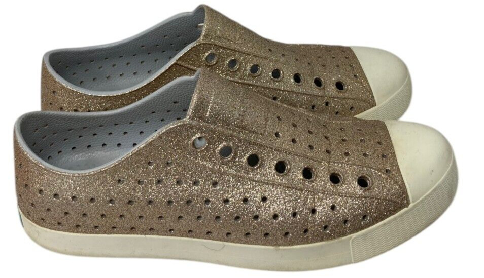 Native Slip-On Gold Glitter Shoes Size 10 Women’s Jefferson Metal Bling