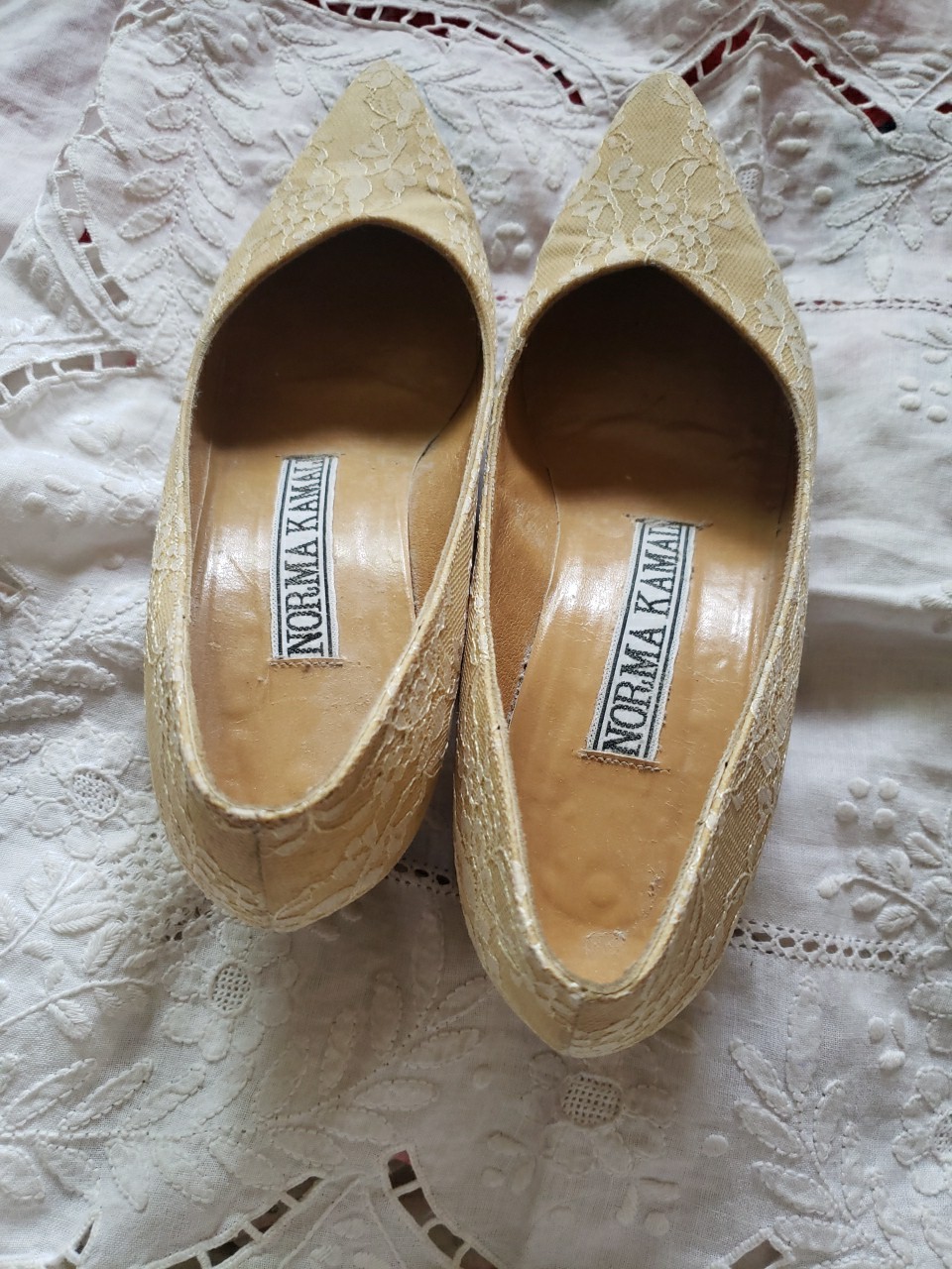Vintage Norma Kamali Low Heel Pump, Light Yellow, Lace Covered, Sz 6 1/2 Women’s