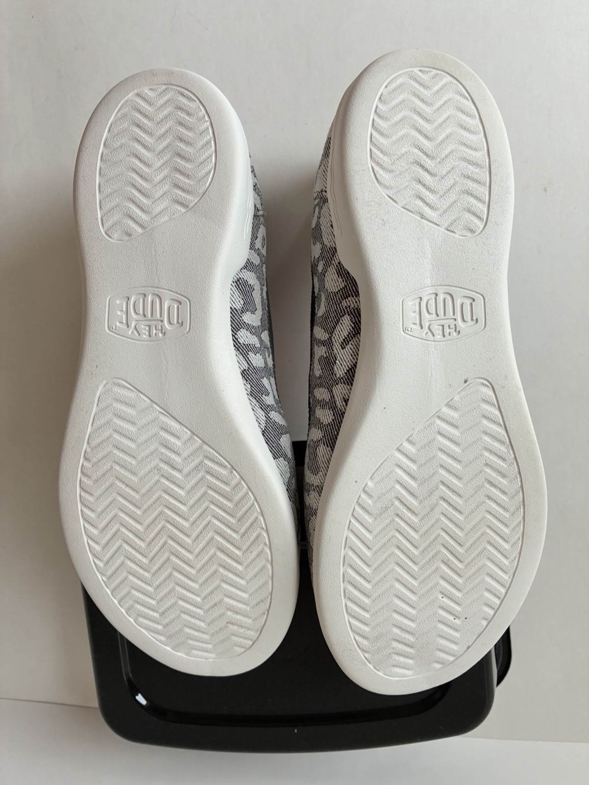 Hey Dude Savannah Slip Classic Leopard W5 or Girls 3.5 Gray Flats