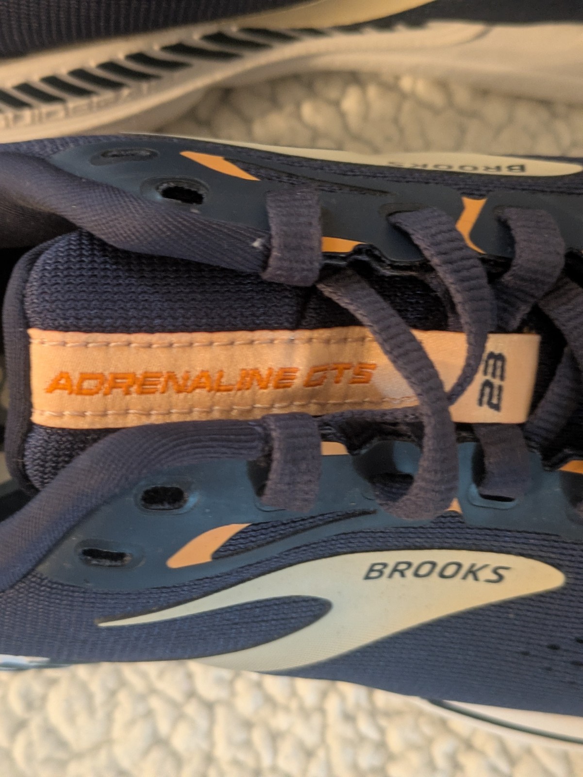Brooks Adrenaline GTS 23 Running Shoes Womens 9 B Peacoat Blue Peach 1203811B482