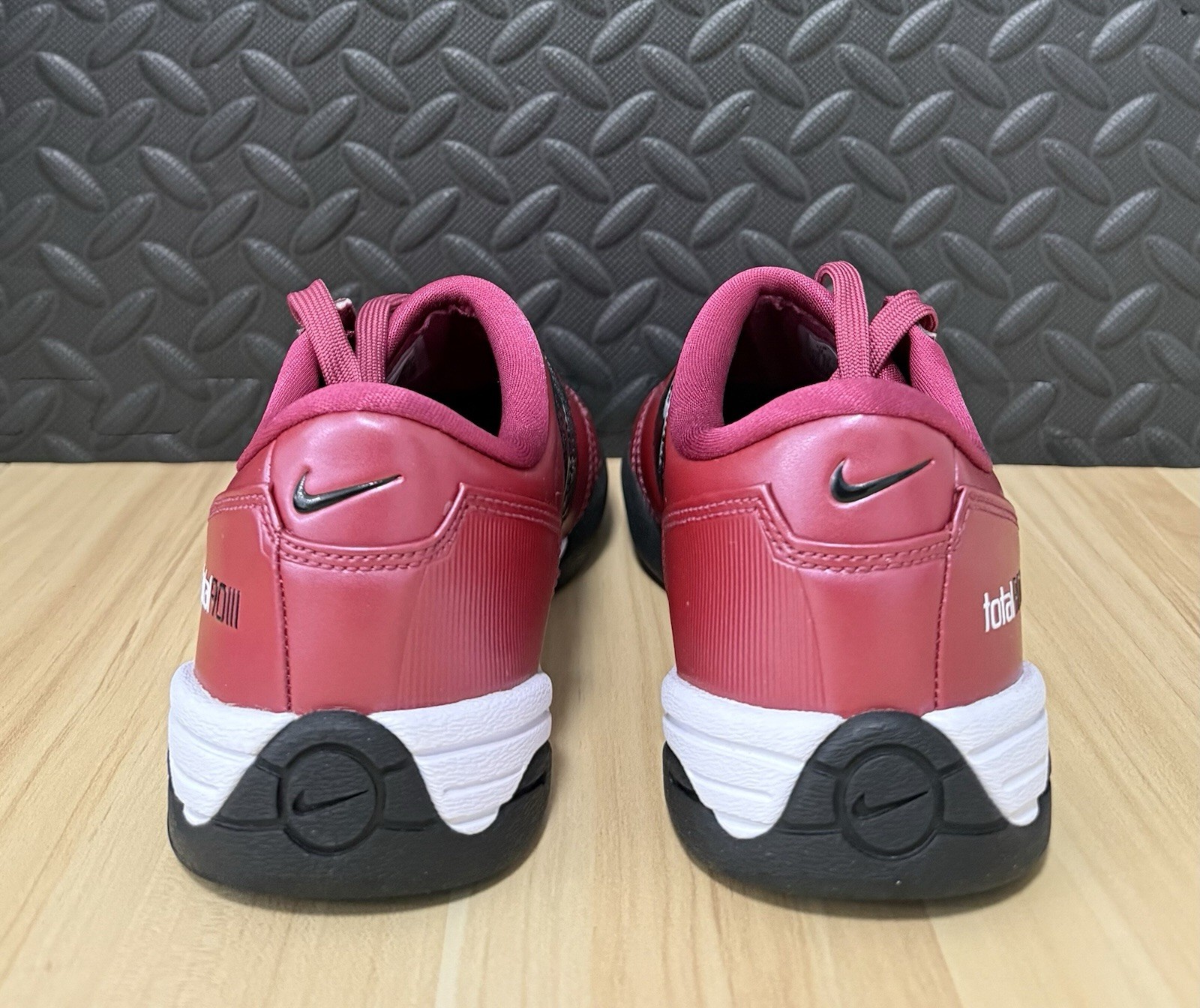 Nike Total 90 3 Bordeaux Bordeaux Red Indoor Soccer IM7595-600 Womens Size 9