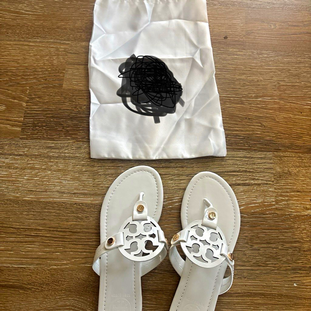 Tory Burch White Leather Thong Slip-On Flat Sandals Logo Medallion US 7