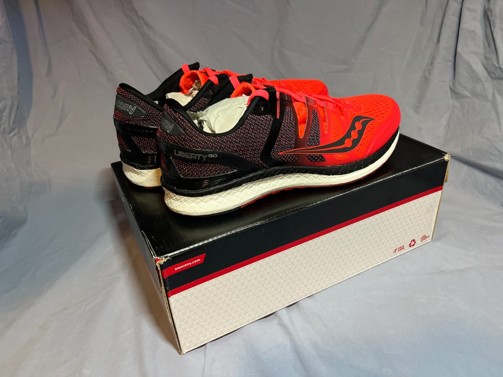SIZE 10 US Saucony Women’s Running Shoes Liberty ISO Everun Lace Up S10410-2