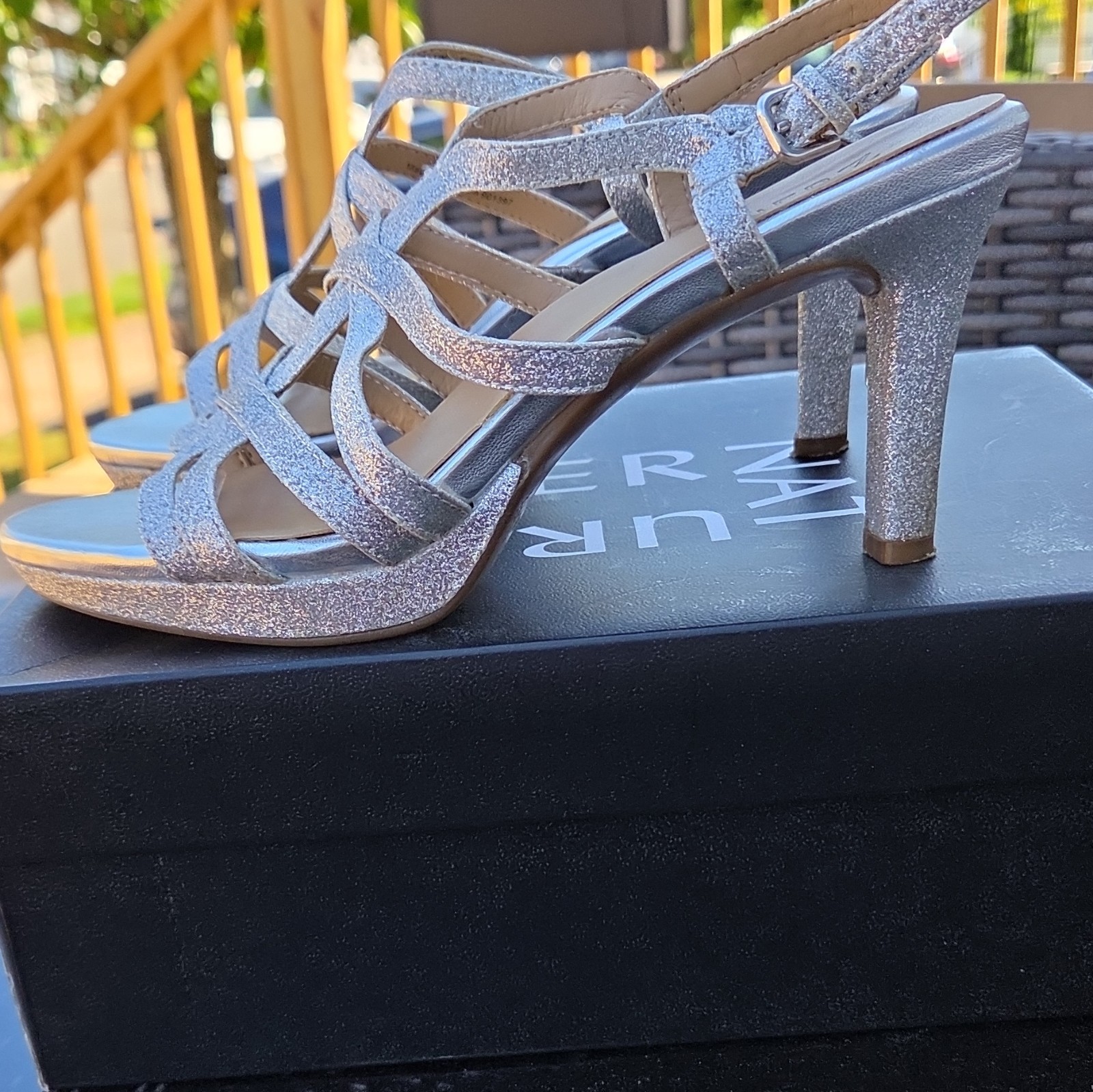 Naturalizer Women’s Silver Glitter Strappy Ankle Strap Sandals US 7 M