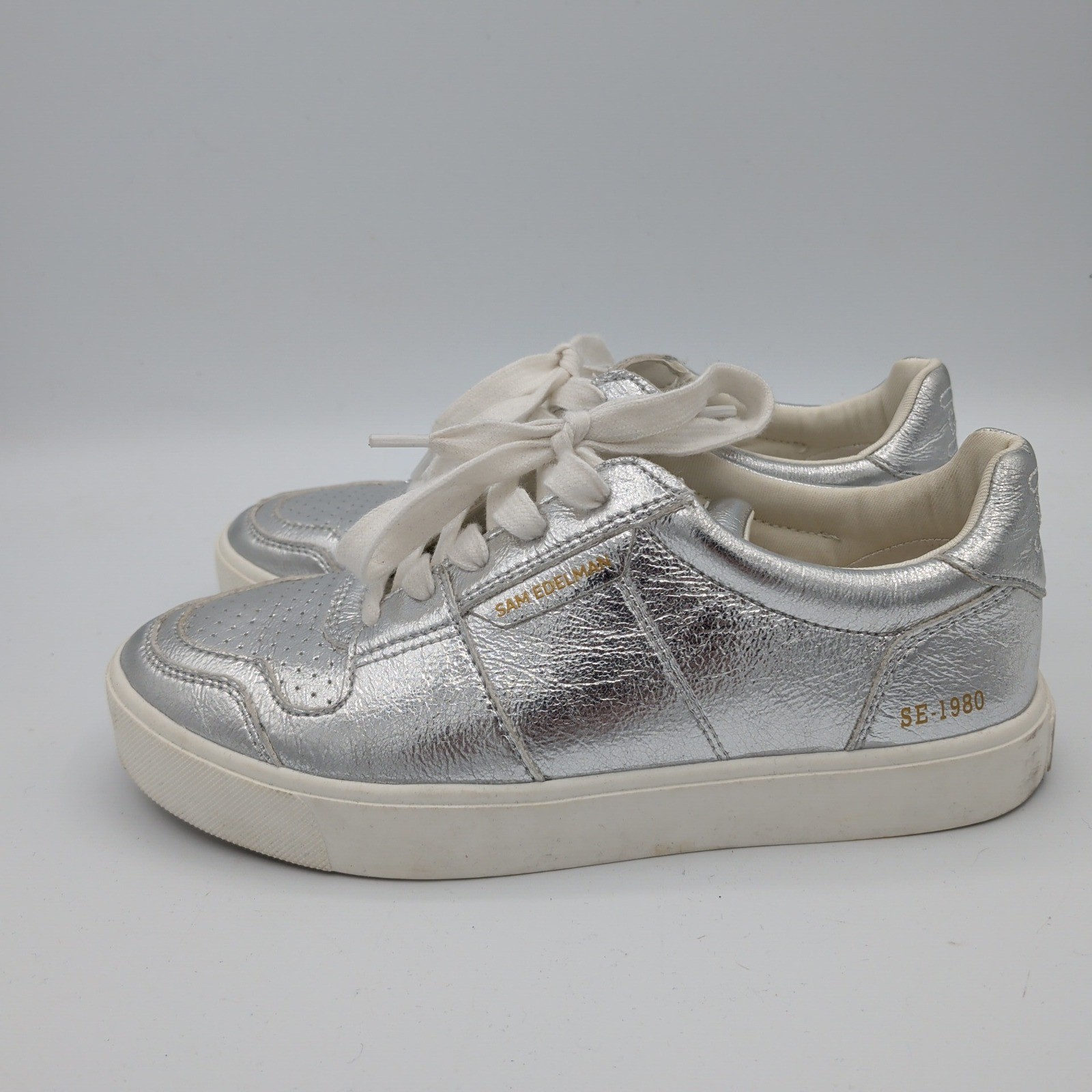 Sam Edelman Edie Silver Metallic Low Top Sneakers Womens Size 6M SE-1980