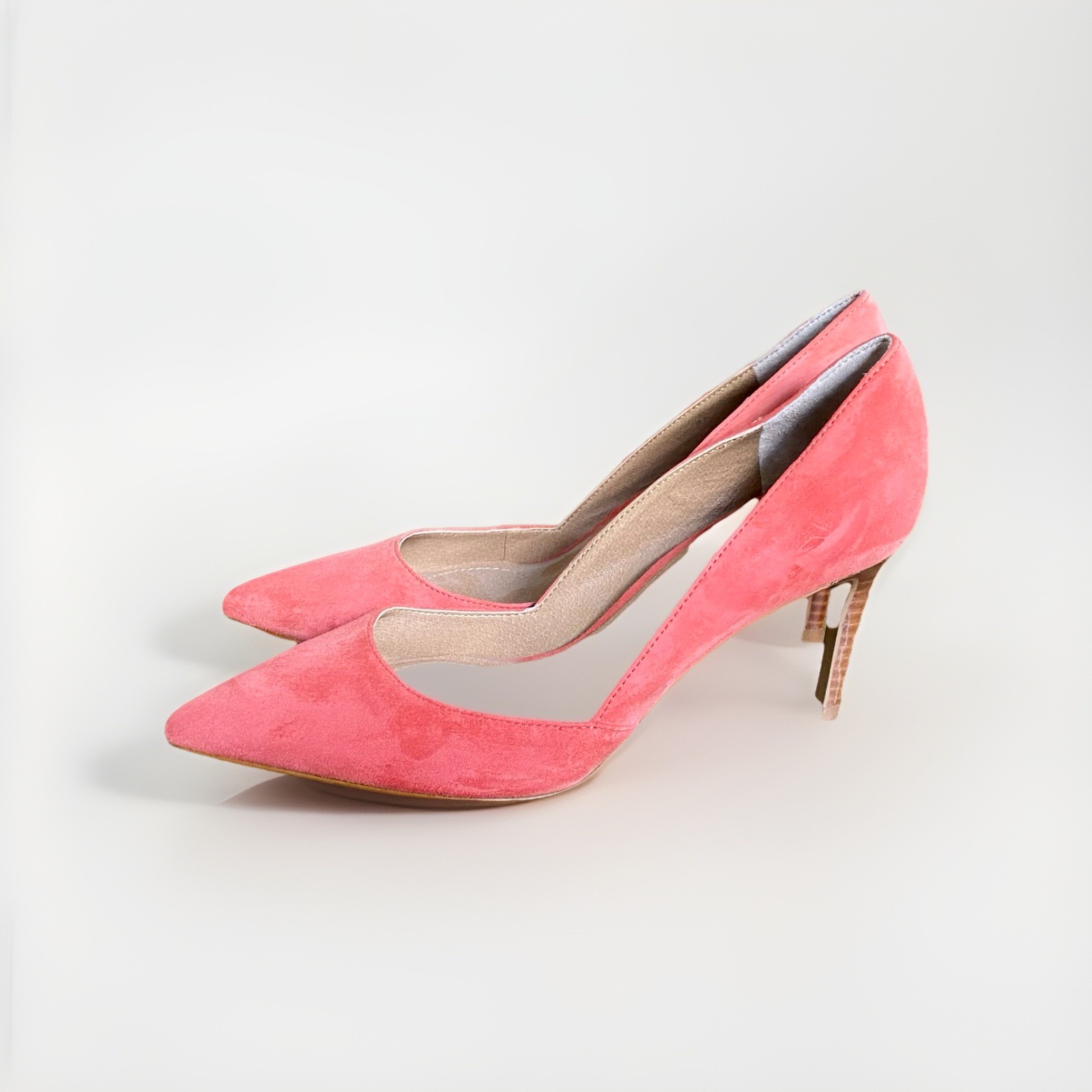 Tahari Phillipa Suede Salmon/ Dark Pink Stilettos 3”High Heels 7M NEW w/o Box
