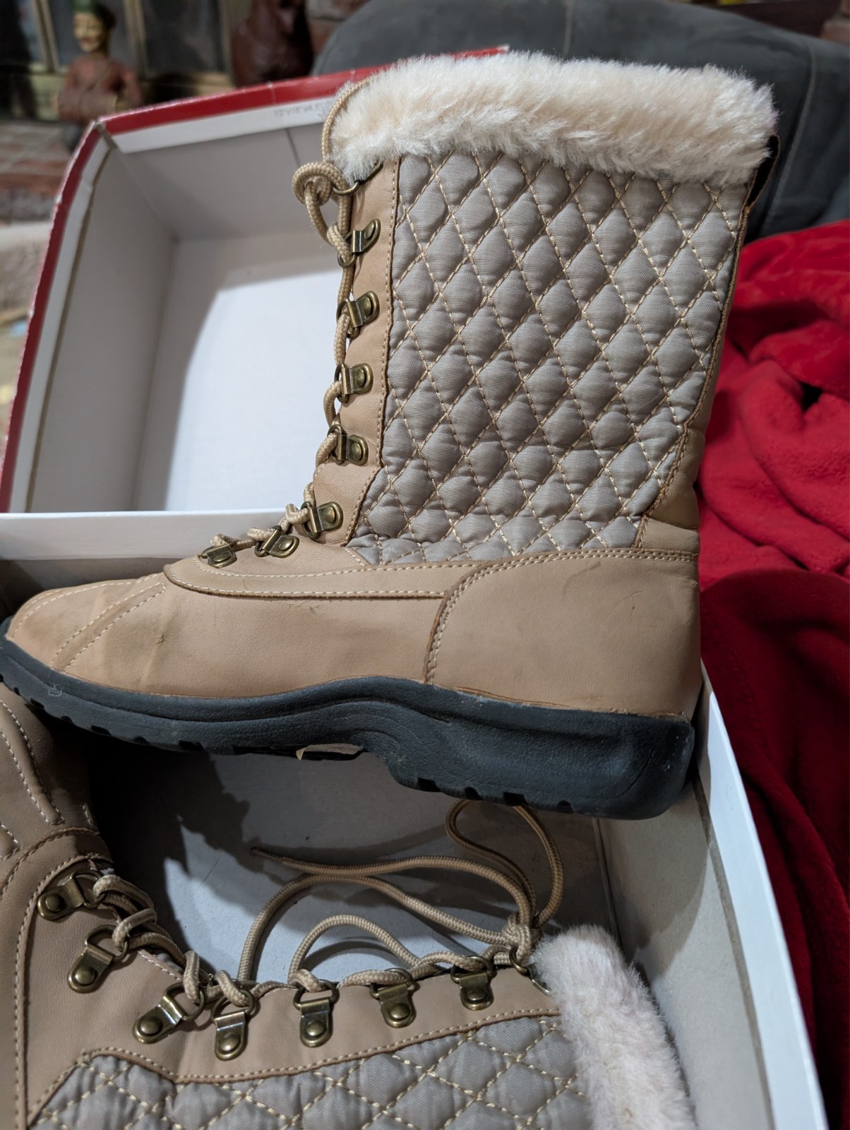 Wanderlust womens boots size 7half WITH BOX