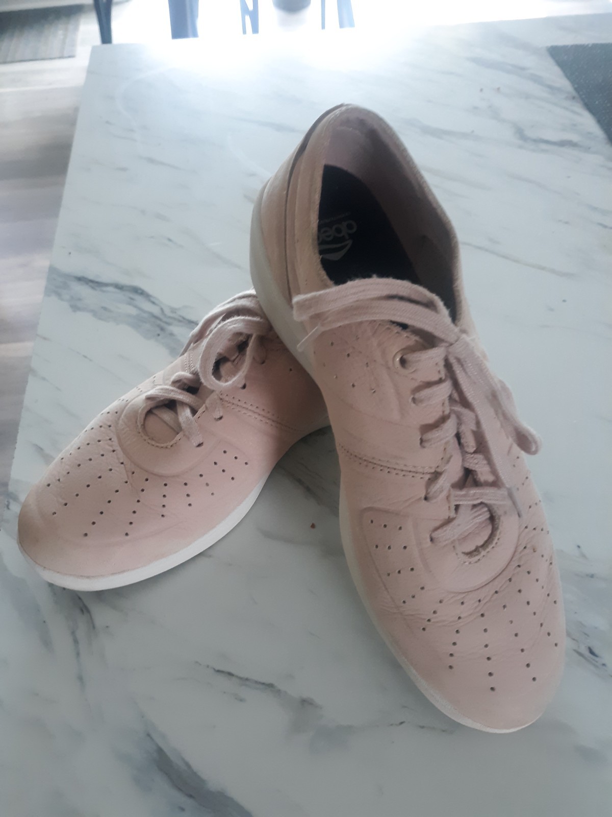 ABEO Salmon Pink «Darla» Soft Leather Lace Front Sneakers Ladies Sz 7.5M