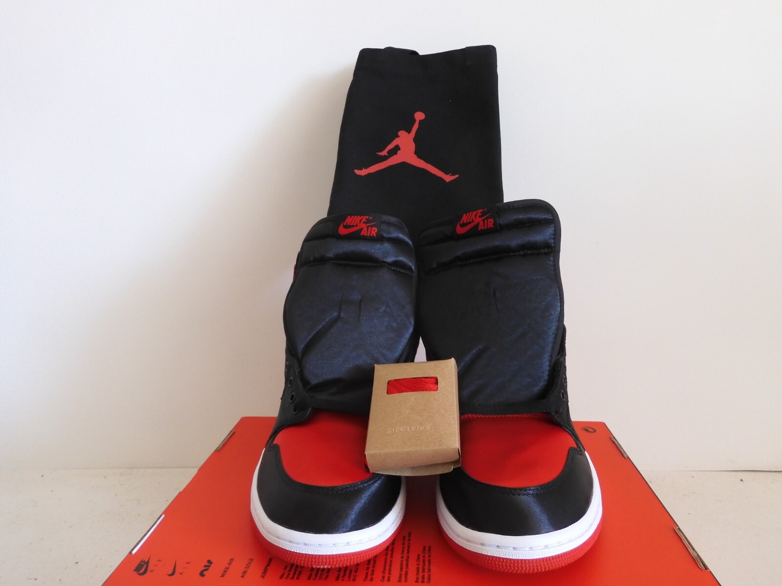 NIKE AIR JORDAN 1 RETRO HIGH OG «SATIN B» SZ 11.5 WOMENS-MENS SZ 10 [FD4810-061]