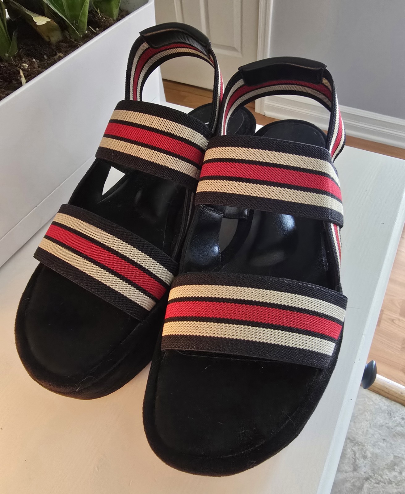 Golo Baird Elastic Strap Platform Sandal Sz 9 Black Red White Chunky Striped