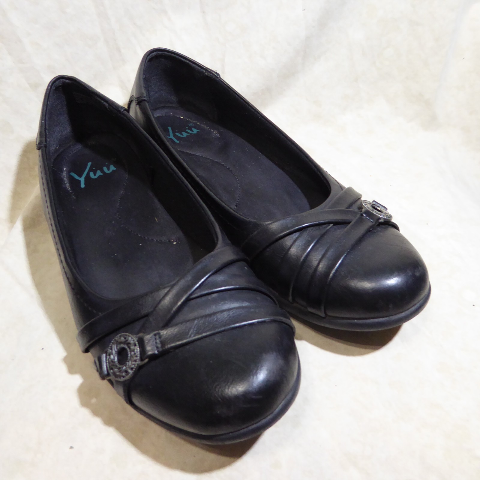 🩰 YUU Comfort Ballet Flats sz 8.5 M Black Leatherette; Triple X Strap Accents