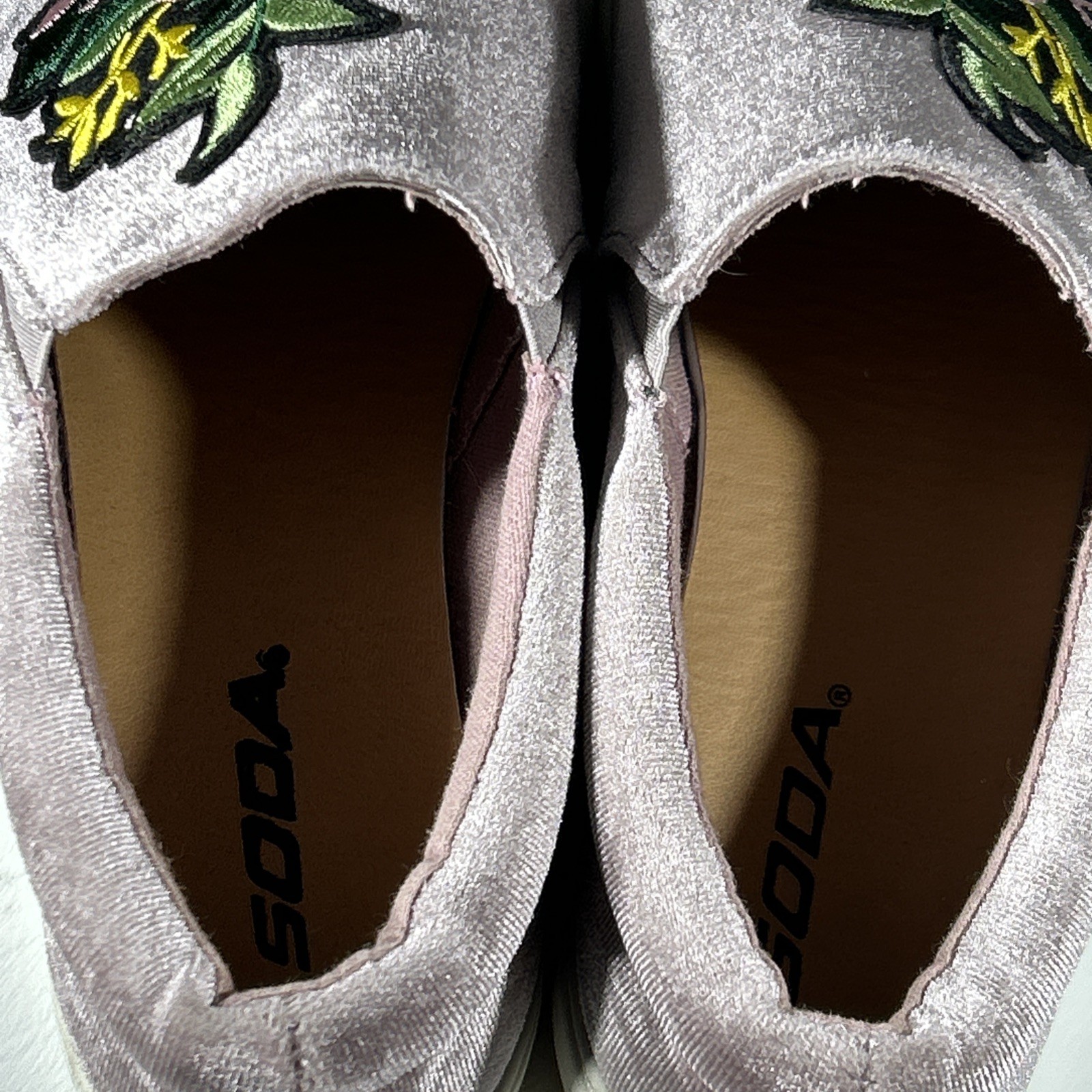 Soda Floral Rose Womens Casual Loafers Shoes Sneakers Size 7 Slip On Embroidery