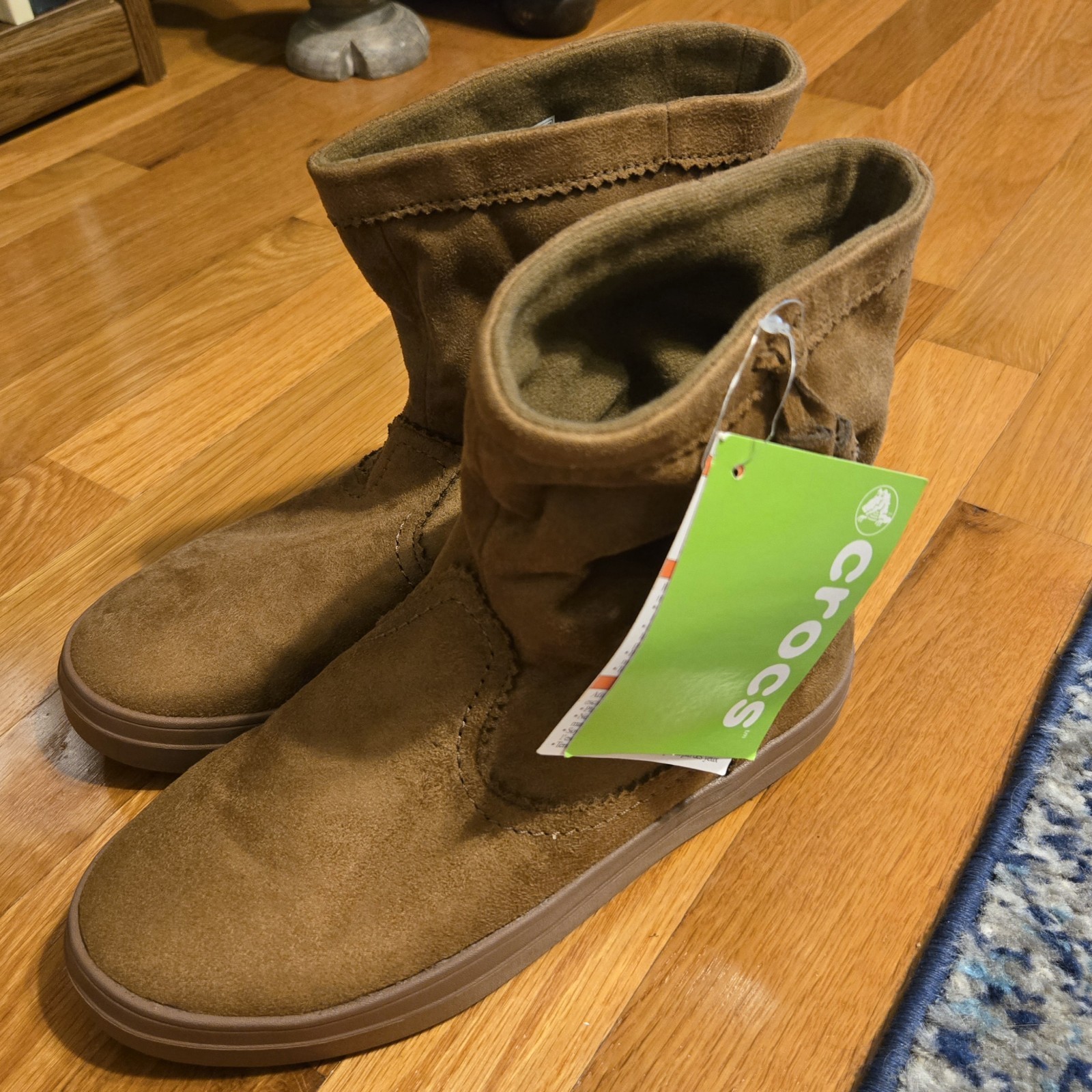Crocs Women’s Lodgepoint Synth Suede Boot Hazelnut Roomy Fit Size 7