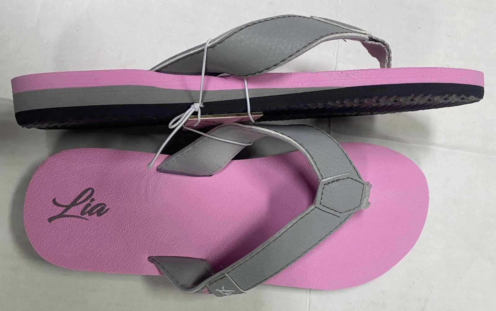 Lia Pink and Gray Women’s Sizes 6 7 8 9 10 11 Flip Flops Sandals