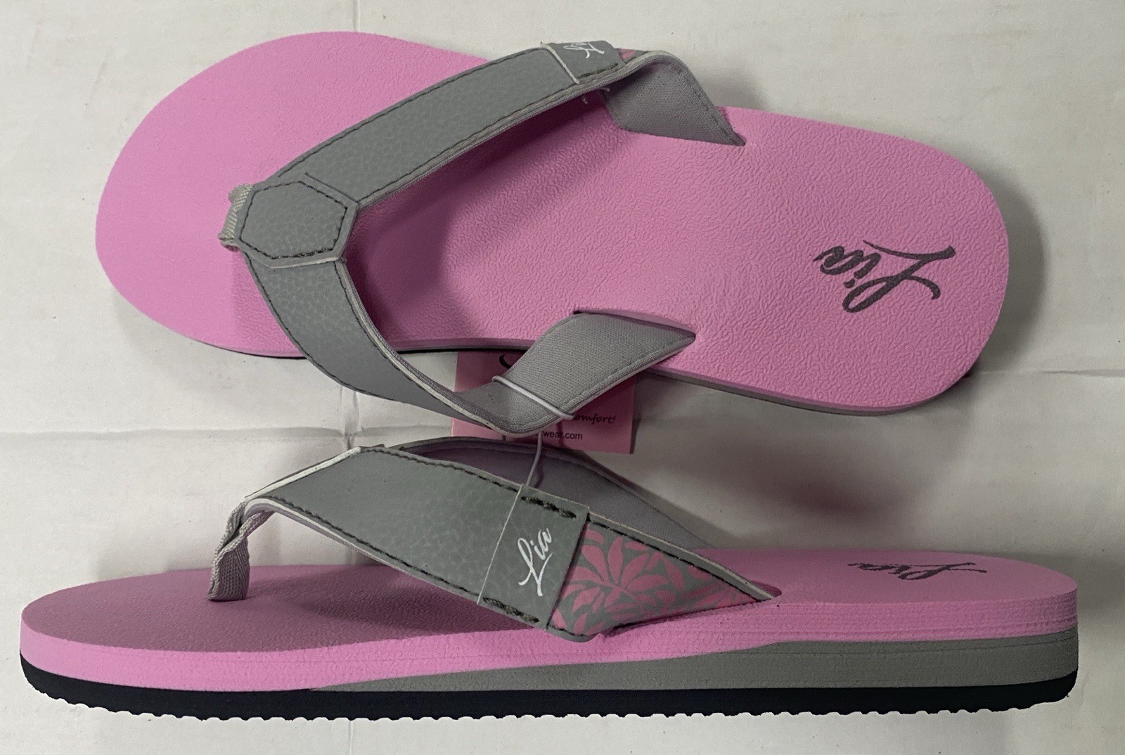 Lia Pink and Gray Women’s Sizes 6 7 8 9 10 11 Flip Flops Sandals