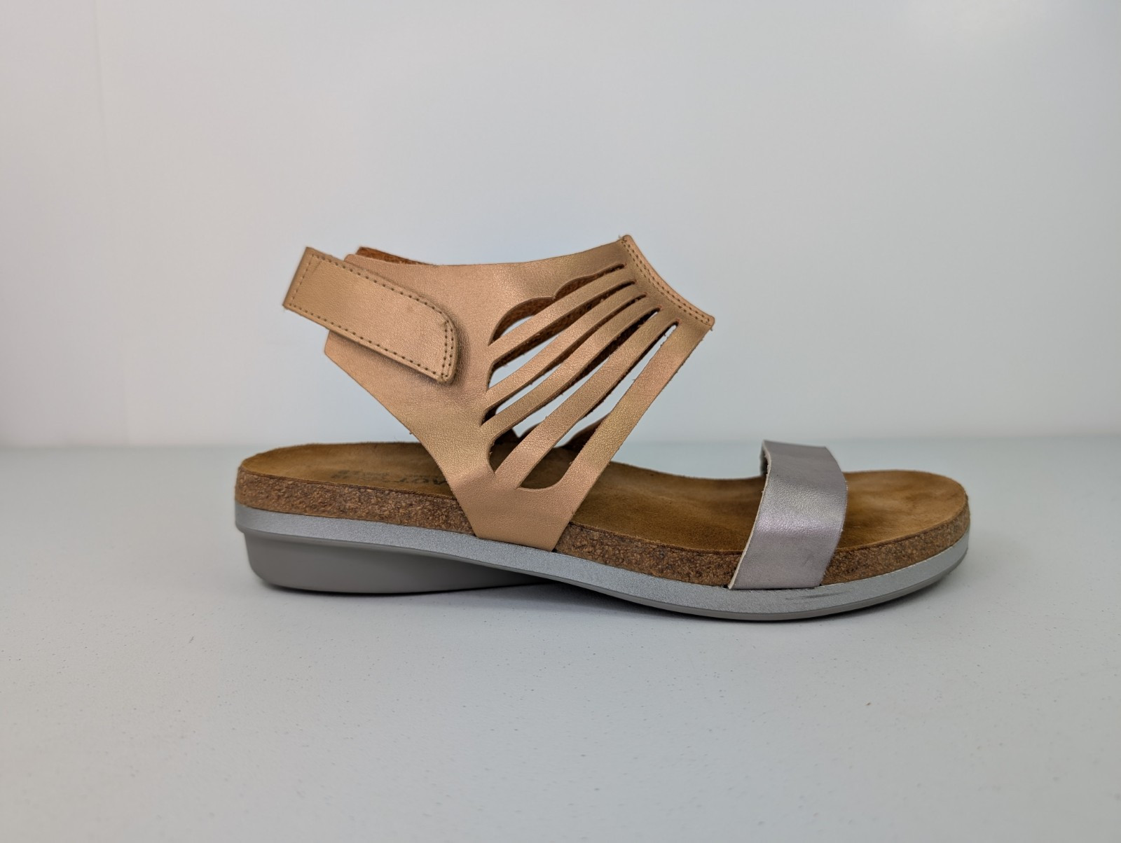 Naot Sandals Womens 39 US 8 Ankle Back Strap Hook Loop Open Toe Comfort Shoe