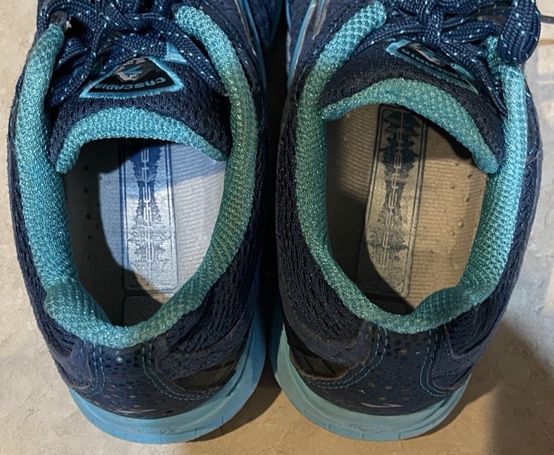 BROOKS CASCADIA 7 Rare Stellar Scuba Blue Marina Trail Running Women’s Size 8.5