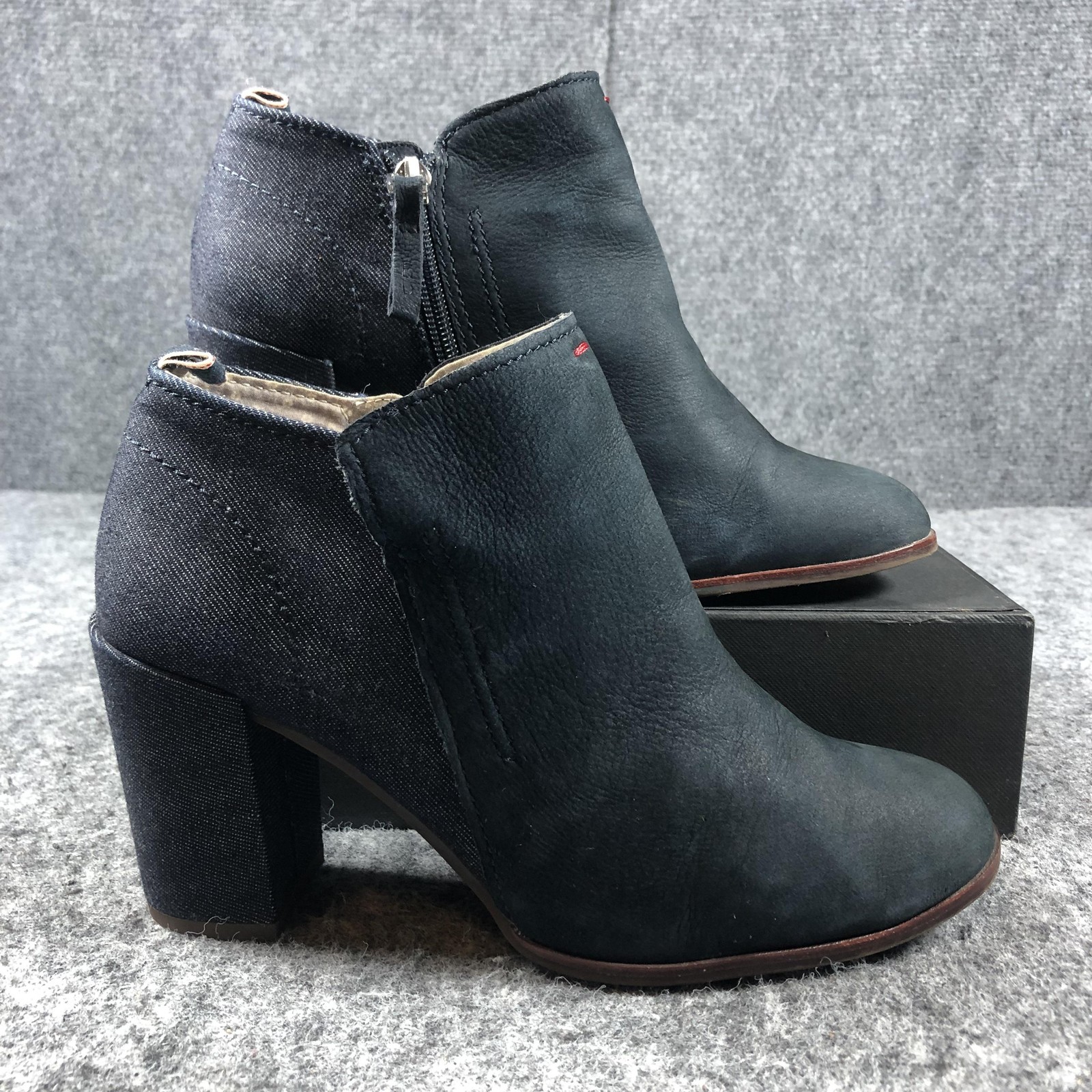 ED Ellen DeGeneres Boots Womens Size 8 M Blue Leather Denim Madaleina Block Heel
