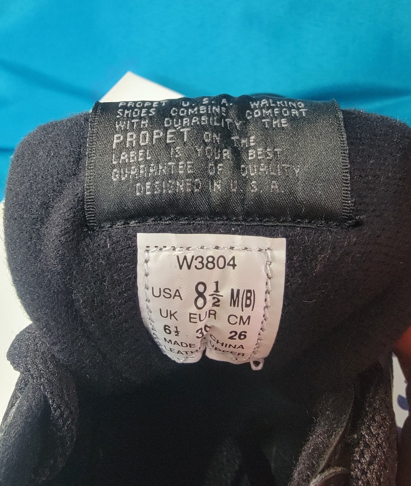Propét Womens Walking Shoe Size 8.5 **PLEASE SEE DESCRIPTION**