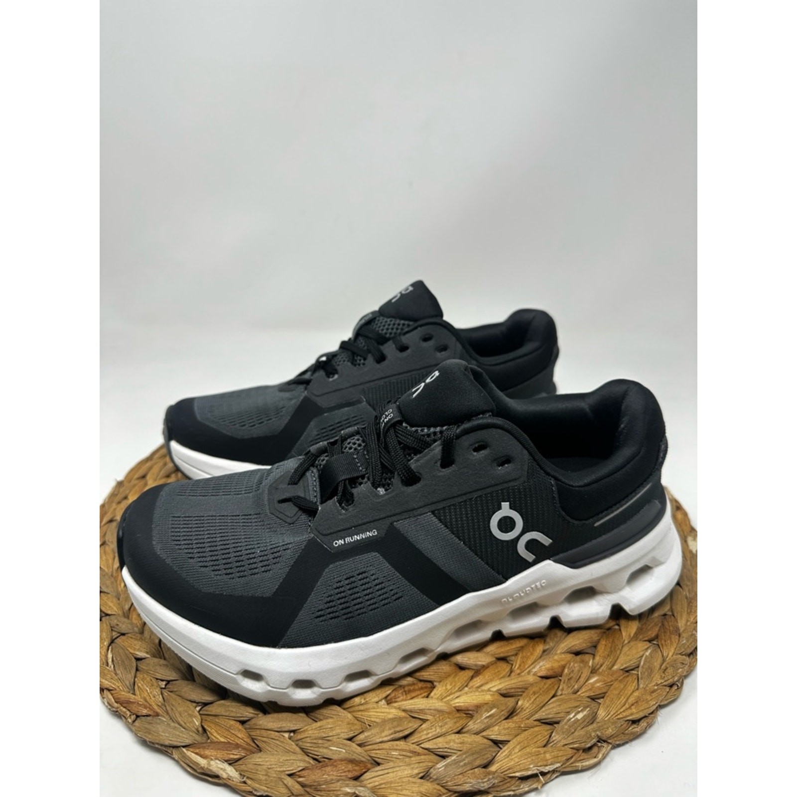 ON Running Cloudrunner 2 Running Shoes Eclipse Black Size 7.5 Women’s