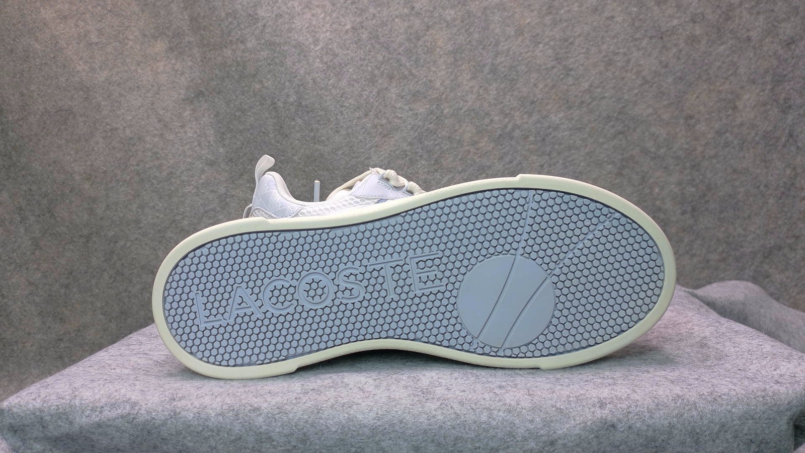 Size 9.5 – Lacoste TRQS Women’s White/Light 746CFA00221T5