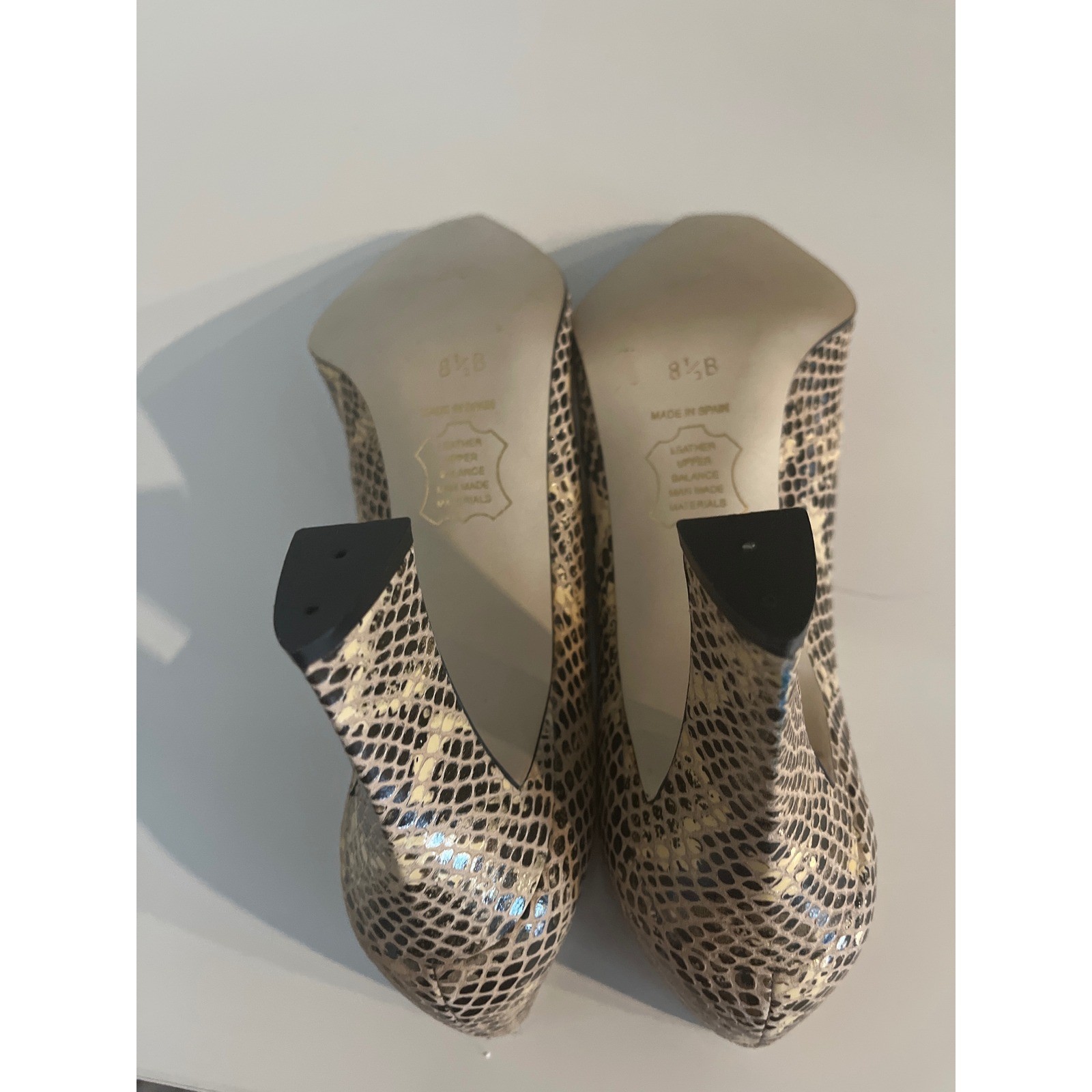 Made in Spain Snakeskin Embossed Leather Pointed Toe Pumps Tan Gold 8.5B