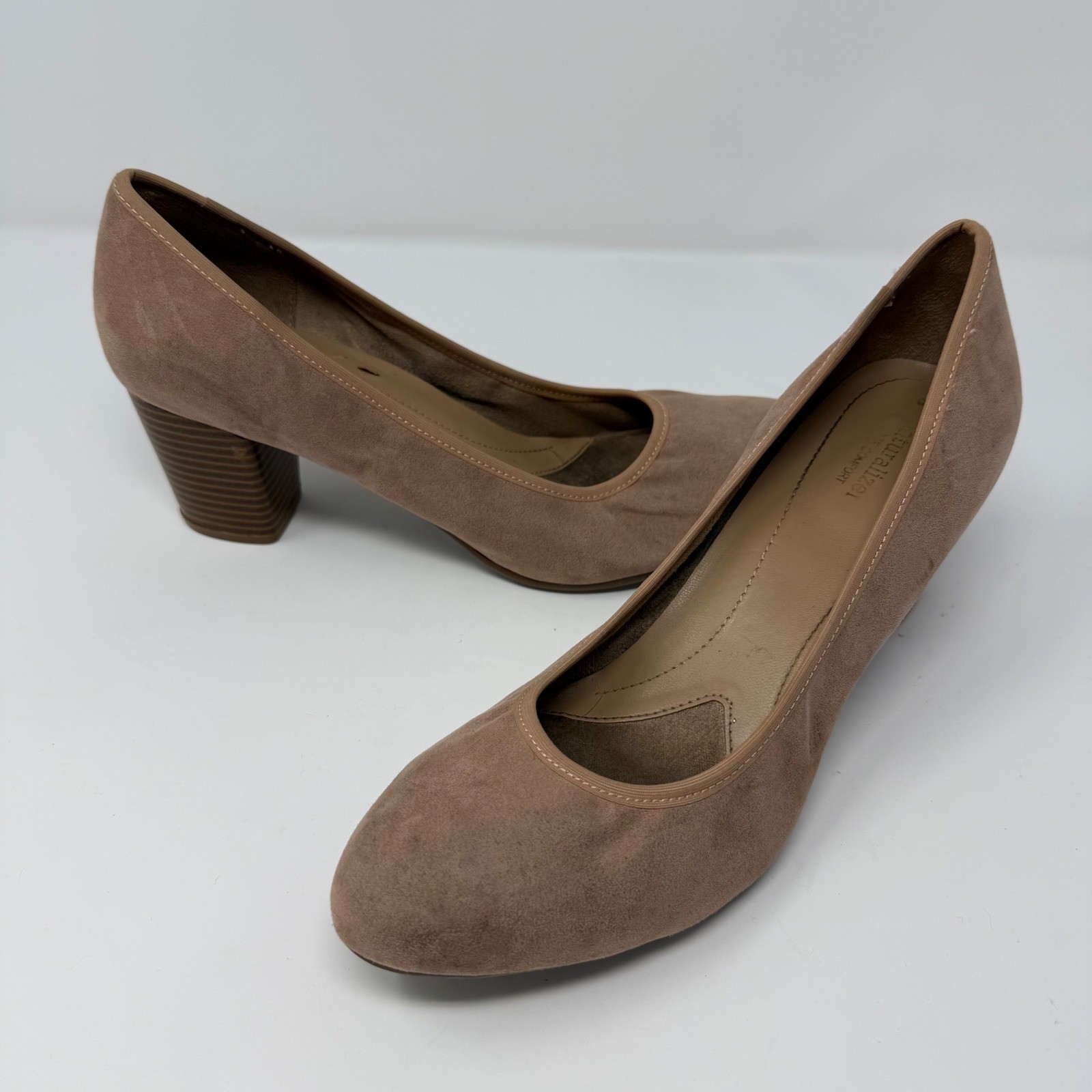 Naturalizer Naomi N5 Size 10M Comfort Tan Suede Round Toe Block Heel Women’s