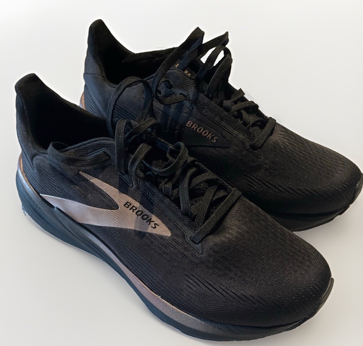 Brooks Revel 8 Women’s Size 6.5 Black/Rose Gold Running Shoes