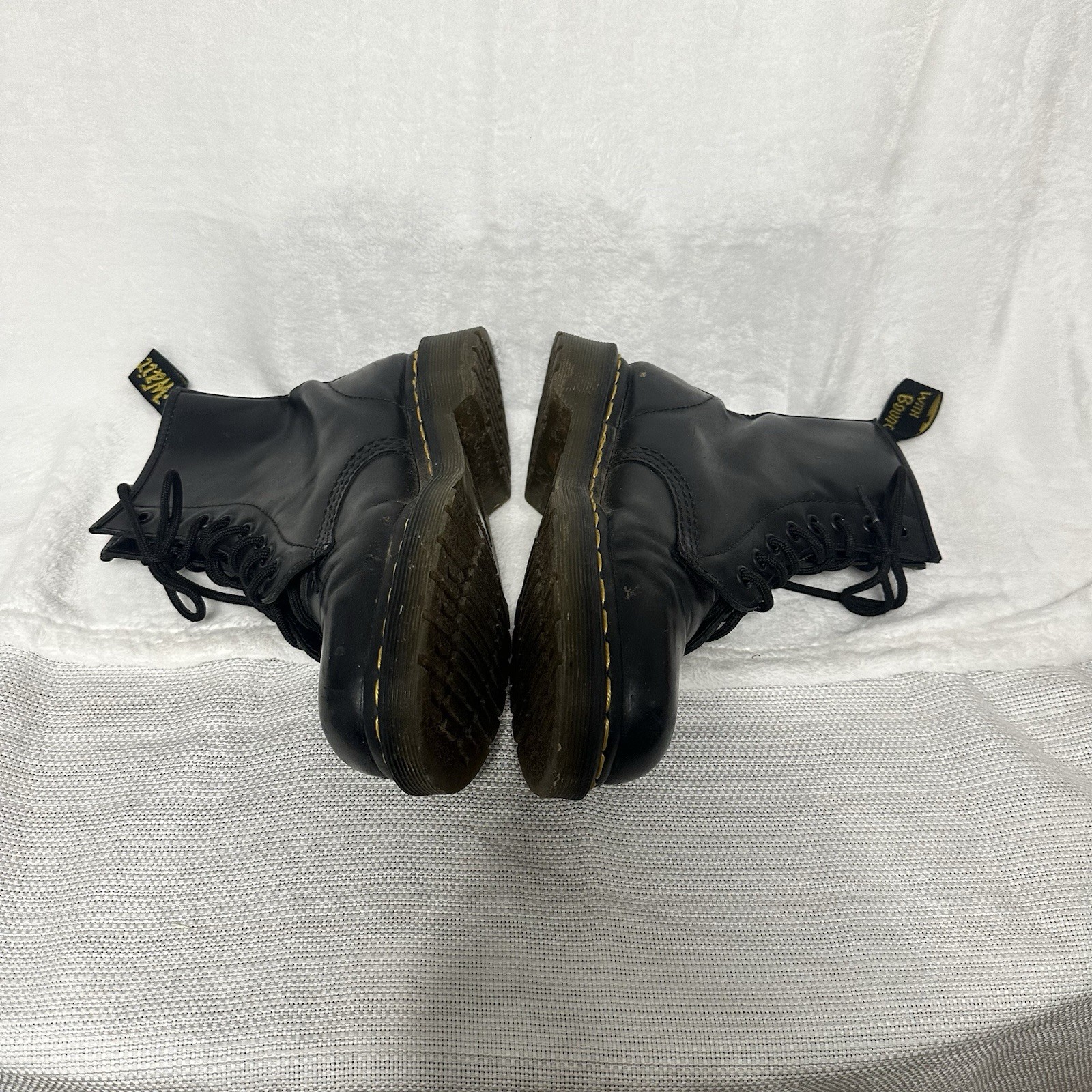 Dr. Martens 1460 Black Leather Round Toe Lace Up Ankle Boots Women’s Size 7