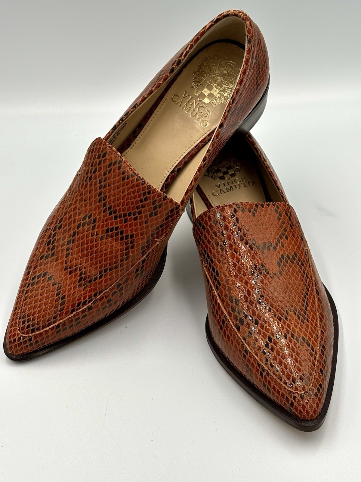 Vince Camuto Satillie Brown Snake Embossed Leather Loafers Size 7.5 NWOB