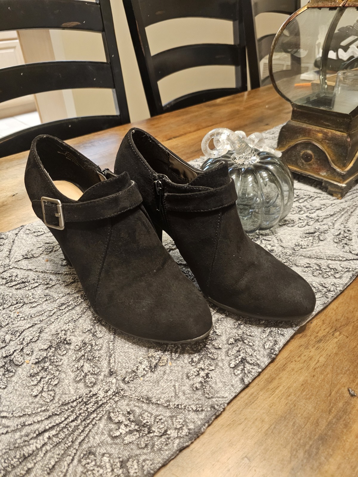 Solanz Maddox Ankle Boots Women’s Size 6M Heels Faux Suede Black