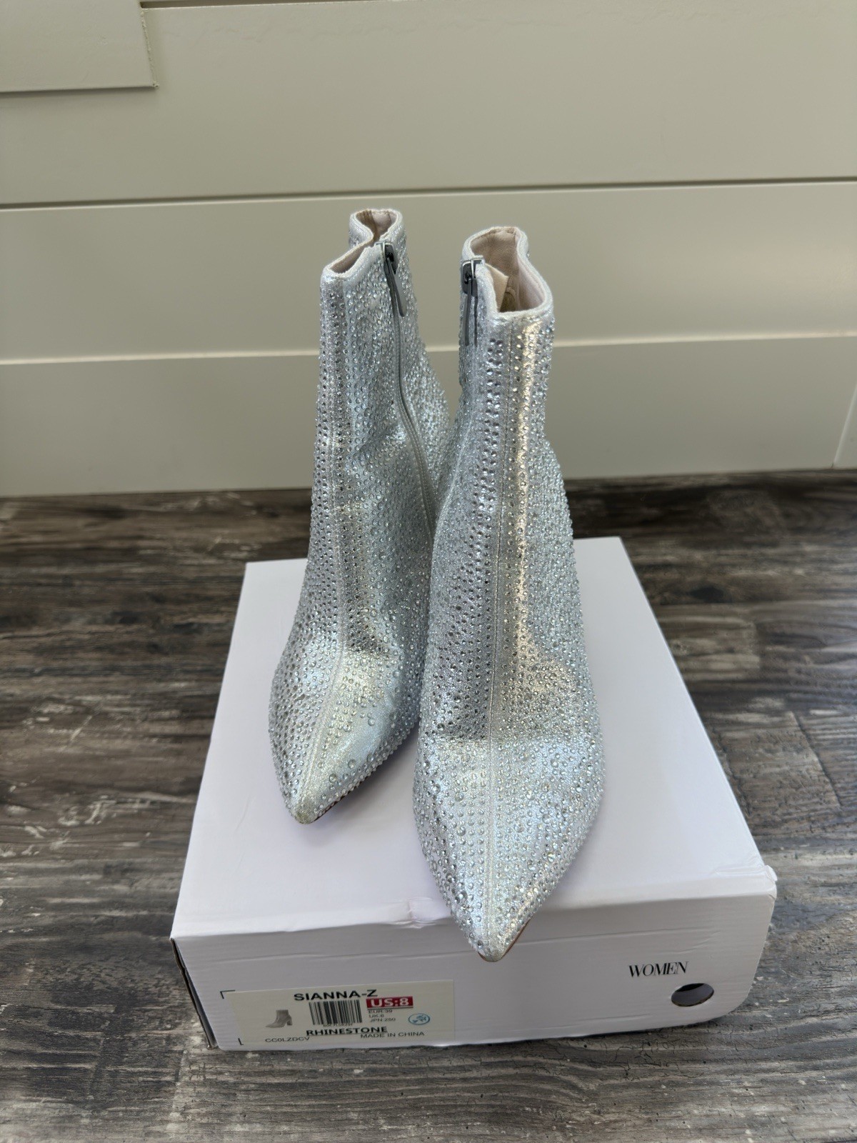 Dream Pairs Rhinestone Boots size 8 -used