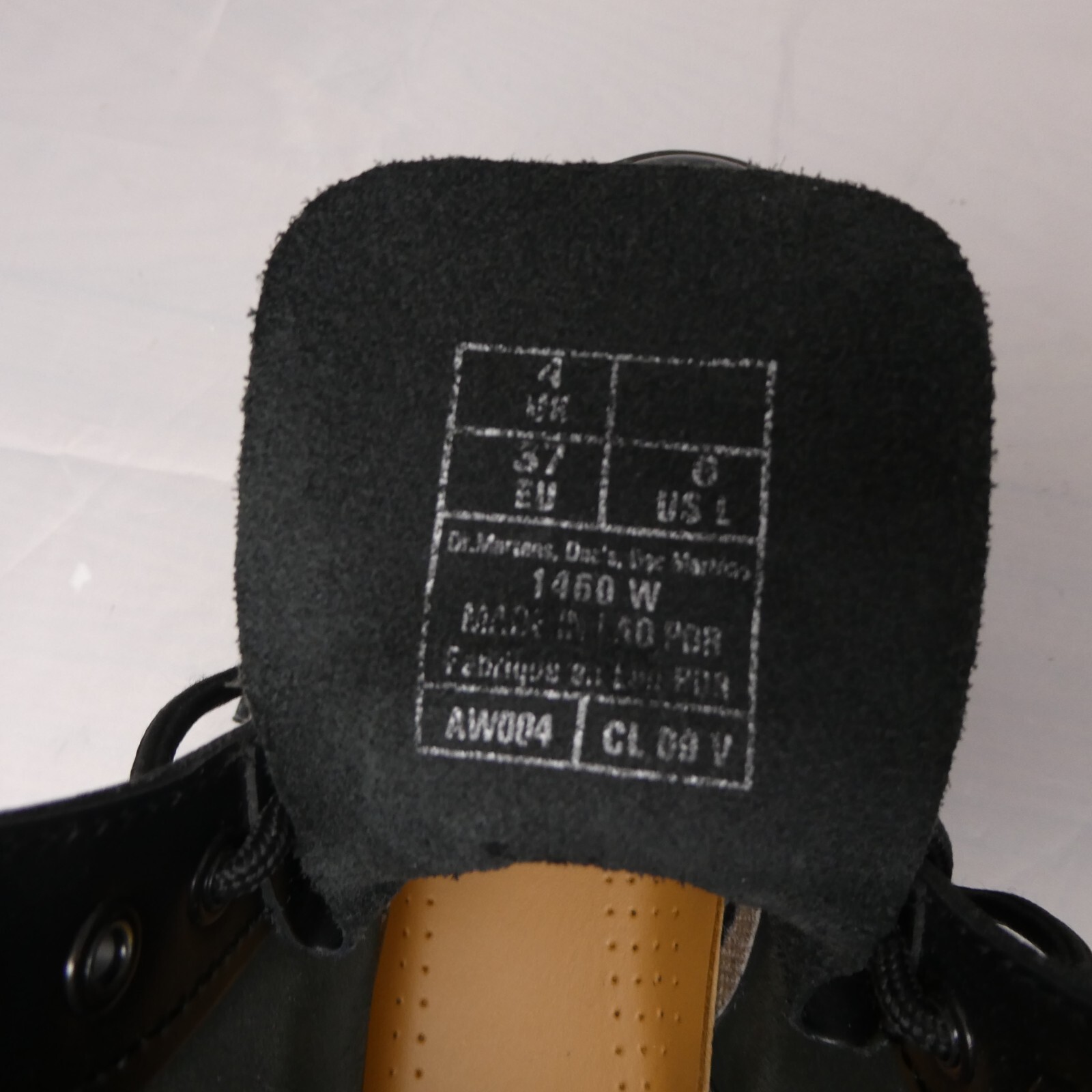 Dr. Martens 1460 Women’s Original Smooth Leather Lace Up Boots – Black, Size 6