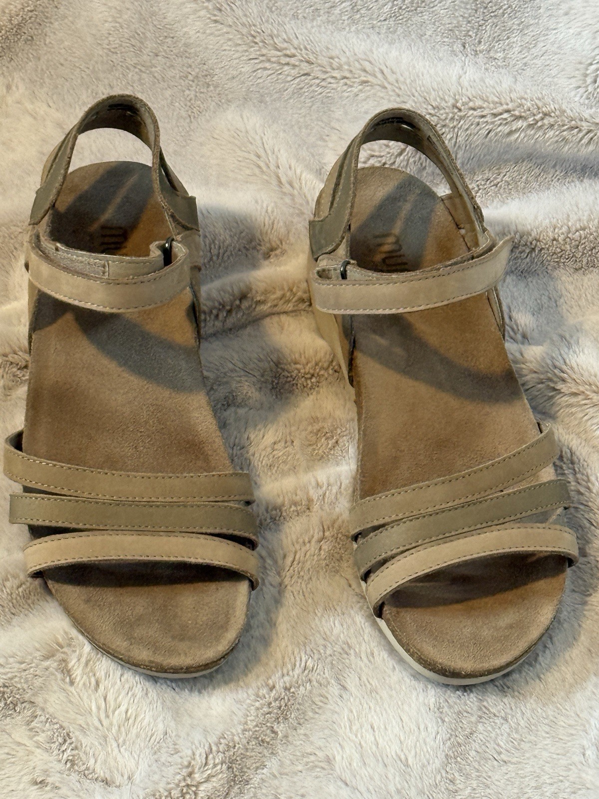 Munro Summer Size 9M Taupe Combo Sandals With Adjustable Ankle Strap