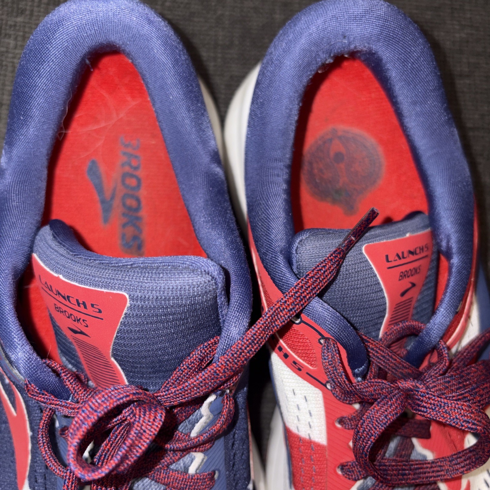 Brooks Launch 5 Blue/Red/White, Size 10, Women’s