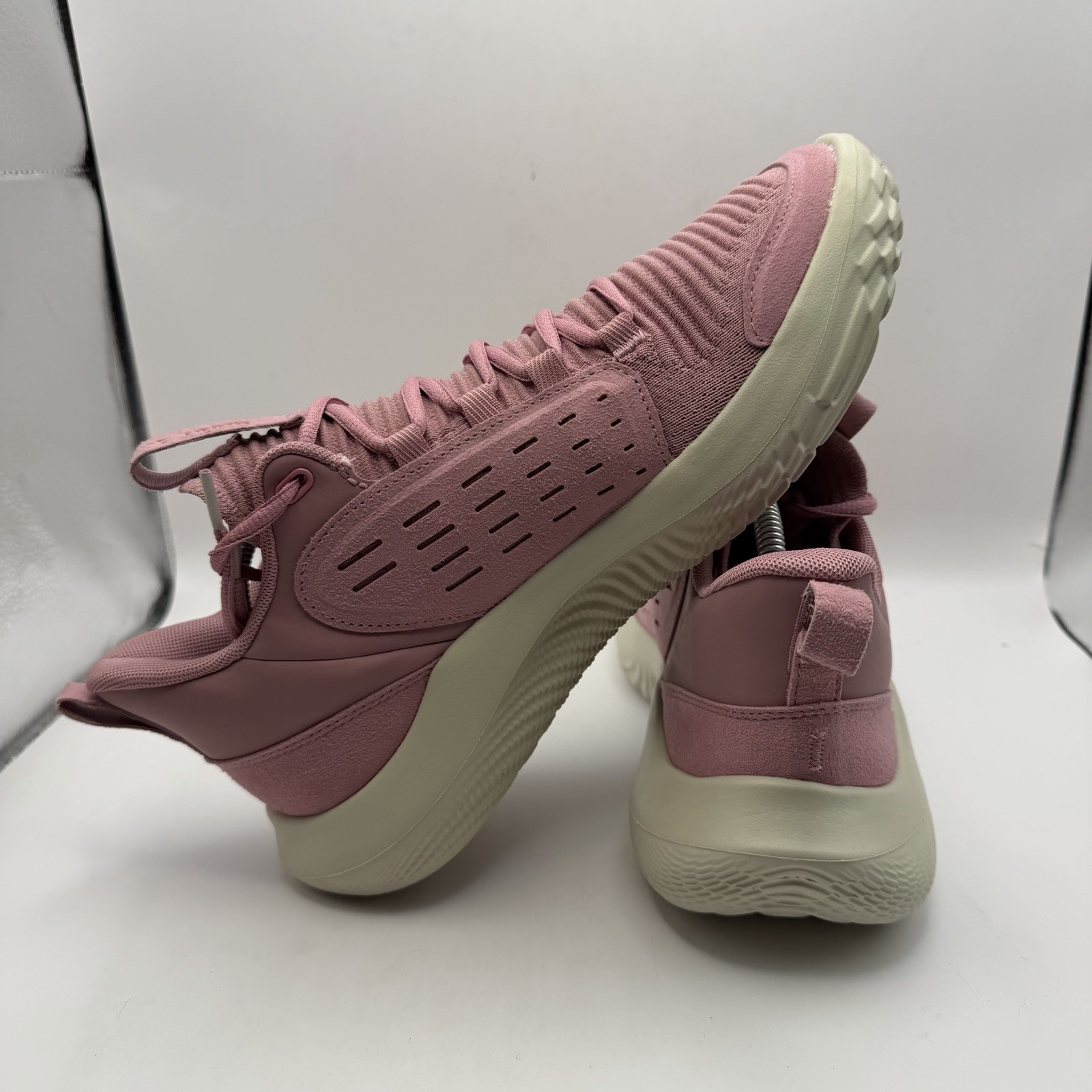 NWT Under Armour Flow Breakthru 5 Sneakers Pink/Rose 3028342-600 Women’s 11