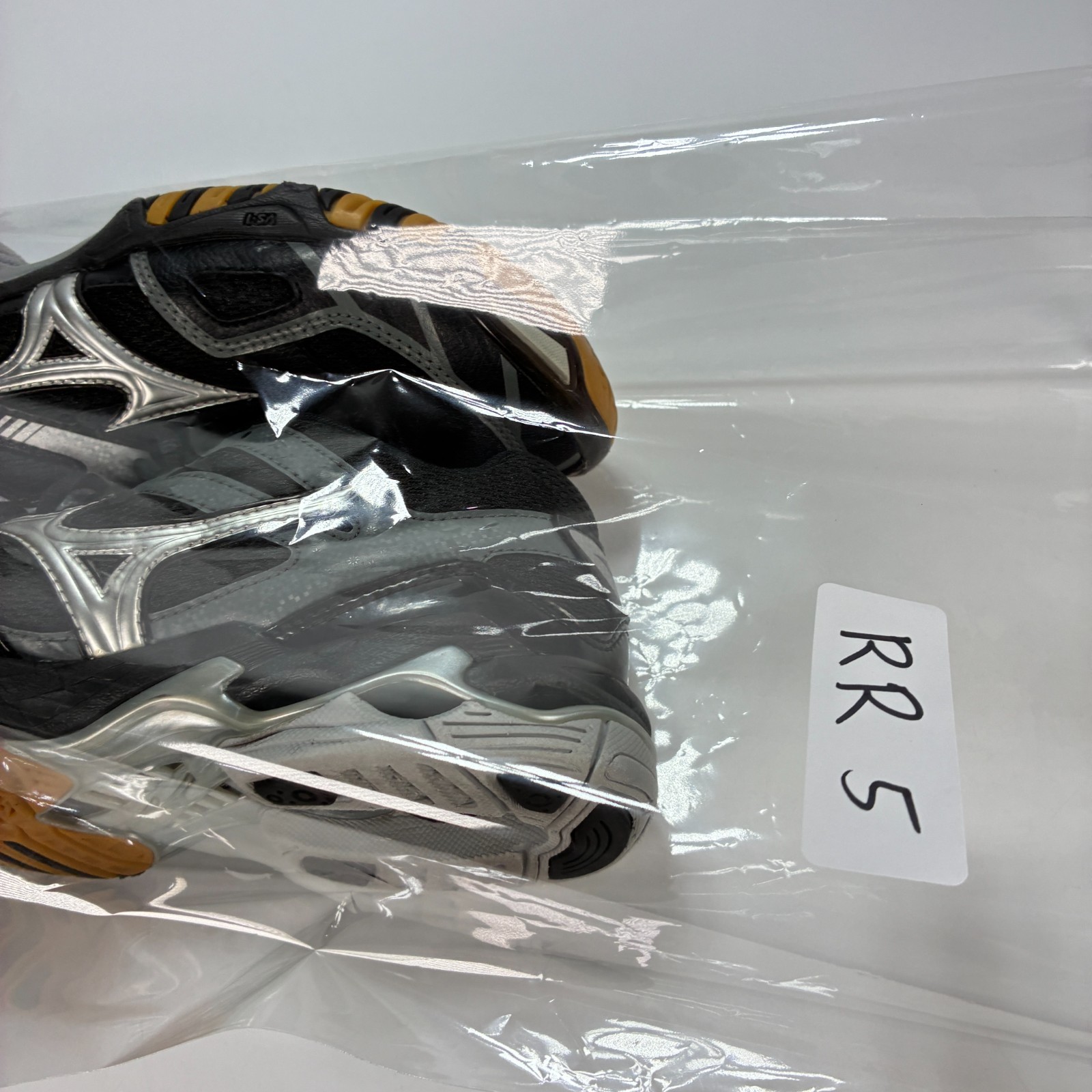 Mizuno Wave Bolt 3 Black Silver Lace Up Court Volleyball Shoes Women’s Size 7.5