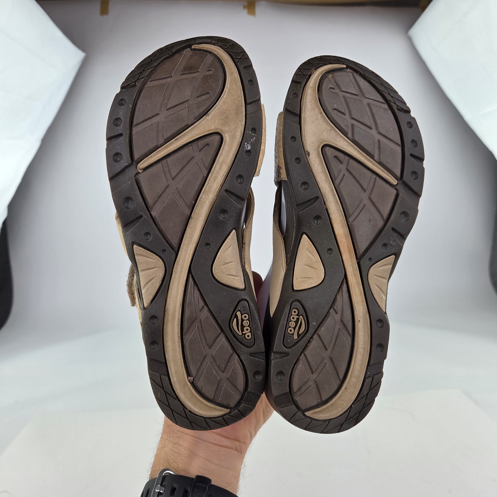 Abeo leather thong sandals Womens US 7 Tan snakeskin print strap Shoes