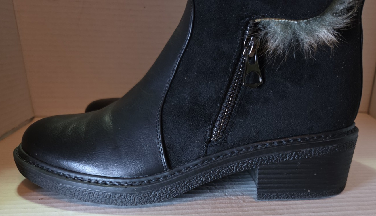 Patrizia by Spring Step Saige Boots Size 39 Black Faux Fur Lined Leather Zip NIB