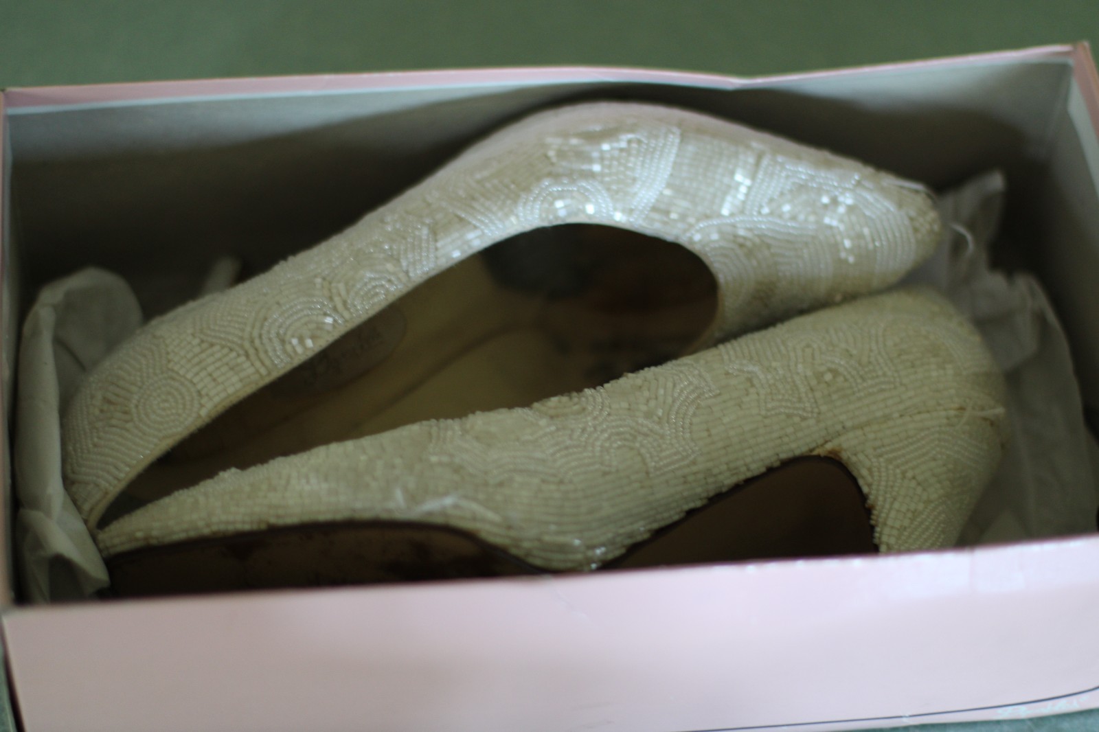 Vintage 90s Dyeables Wedding Heels White Beaded Women US size 6.5 Needs repairs