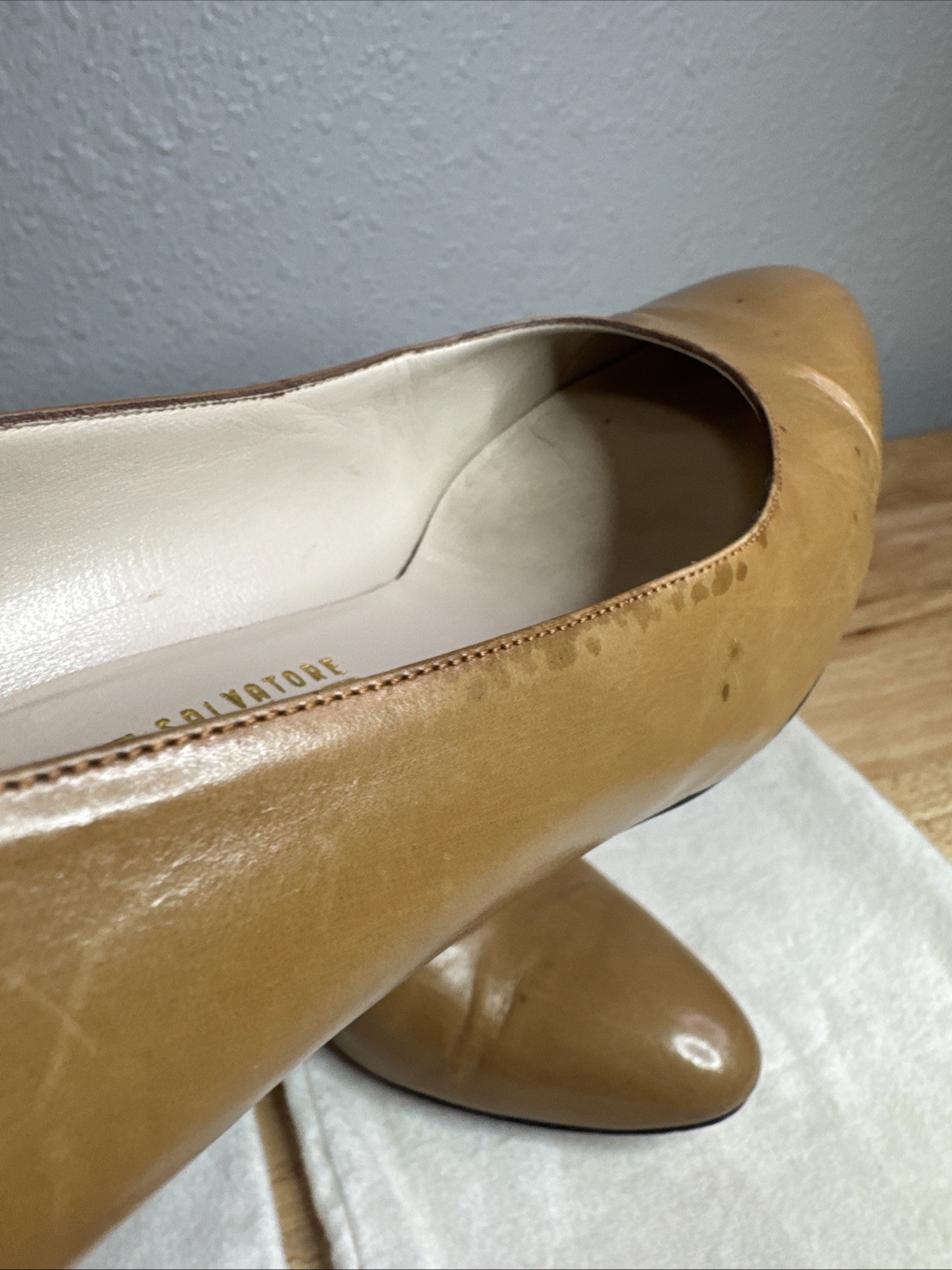 Vintage Salvatore Ferragamo Italy Tan Leather Pumps Shoes sz 8 AAA Narrow