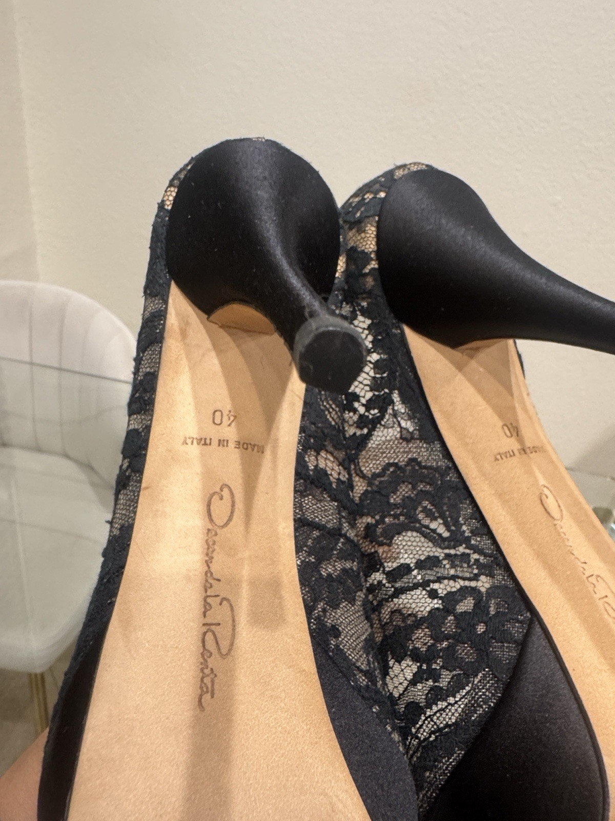 Oscar de La Renta Black Lace Pumps Platform With Sheer Overlay